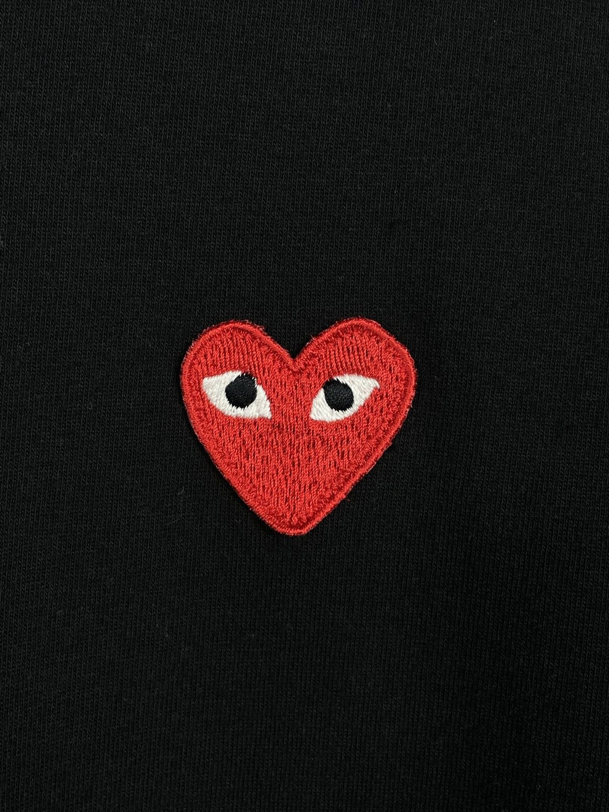 Comme des Garcons × Comme des Garcons PLAY × Japanese Brand Comme Des Garcones PLAY Heart Black T-shirt Tee Japanese CDG Size US M / EU 48-50 / 2 - 6 Thumbnail