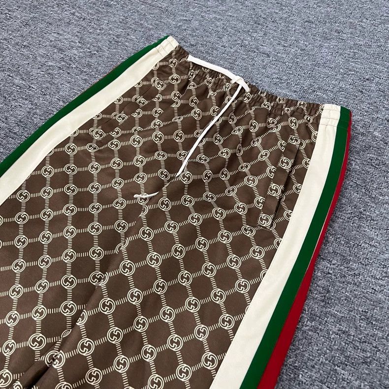 Gucci Gucci Size XS Full print double G red and green striped sw Size US 30 / EU 46 - 3 Thumbnail