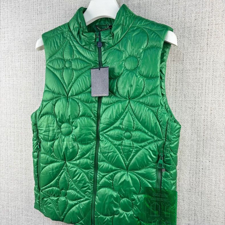 Louis Vuitton Louis Vuitton FW22 Solid Stand Collar Quilted Floral Zip L Size US M / EU 48-50 / 2 - 2 Thumbnail