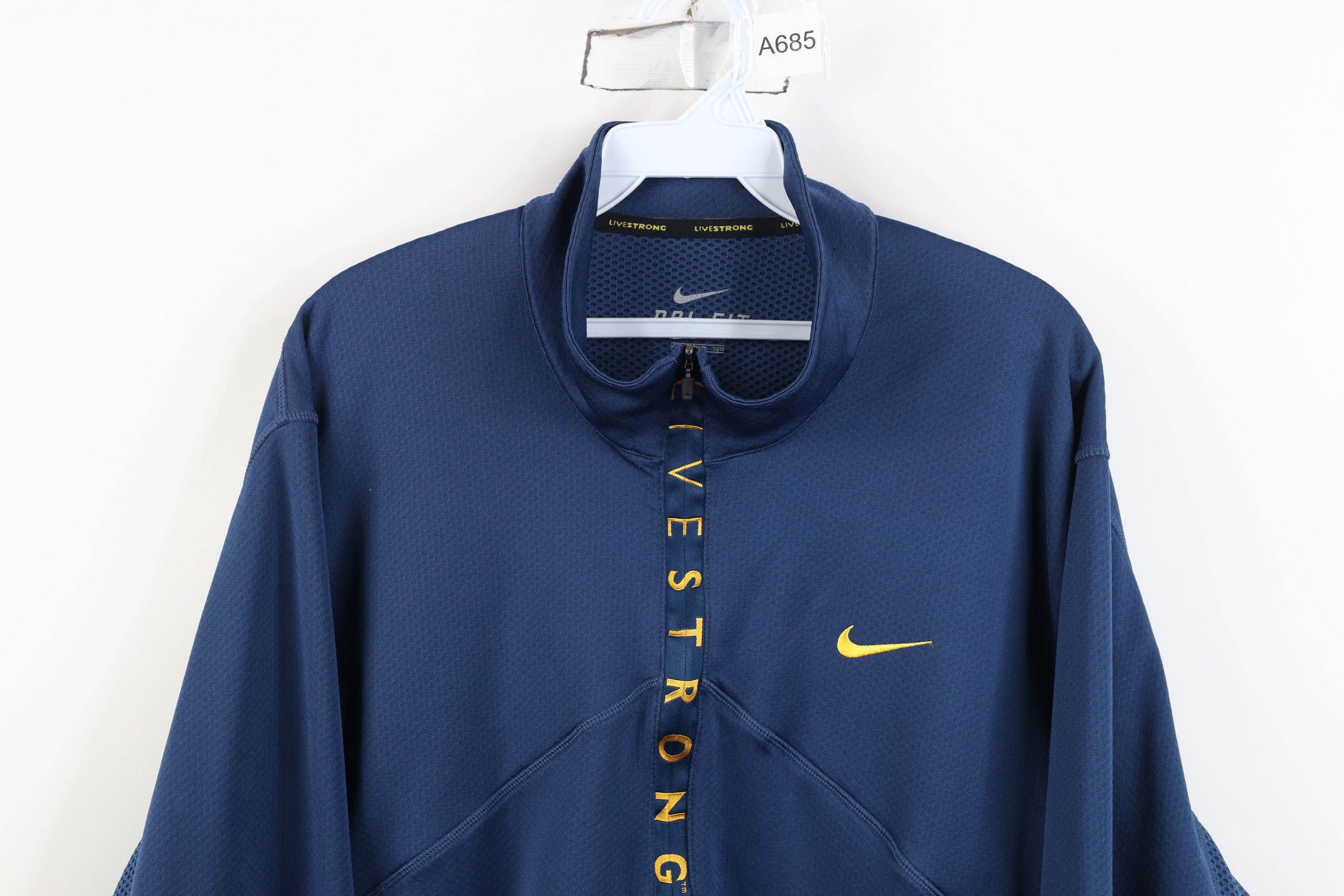 Nike Vintage Nike Livestrong Armstrong Thermal Pullover Jacket Size US XXL / EU 58 / 5 - 2 Thumbnail