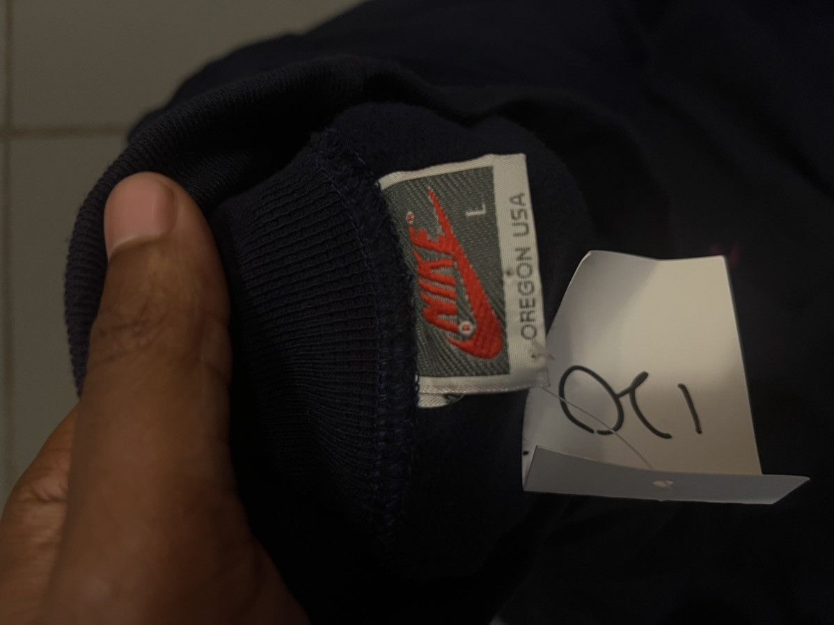Nike Vintage Nike Rare Sweatshirt Size US L / EU 52-54 / 3 - 4 Thumbnail