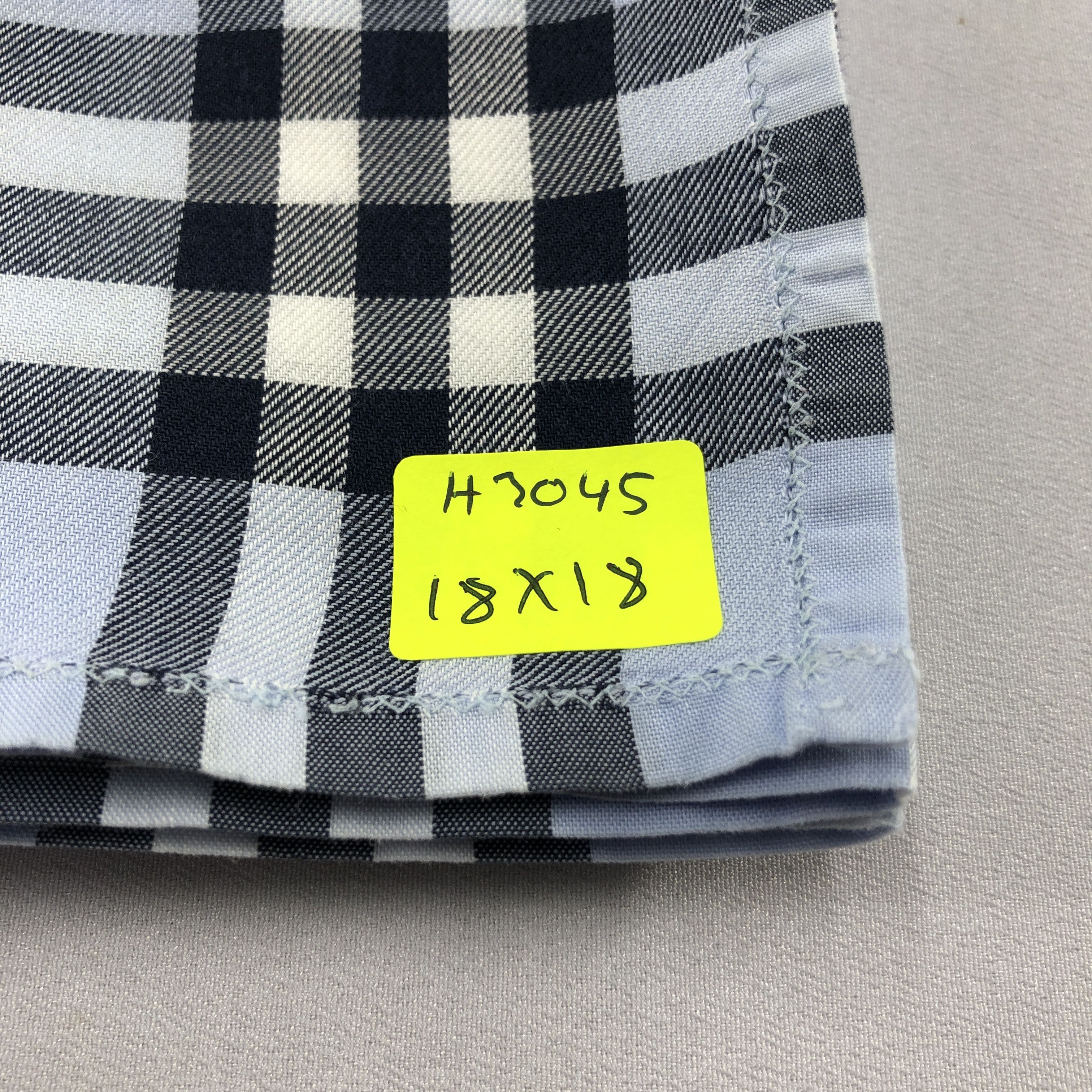 Burberry Burberry Prosum Handkerchief Neckerchief Bandana H3045 Size ONE SIZE - 7 Thumbnail