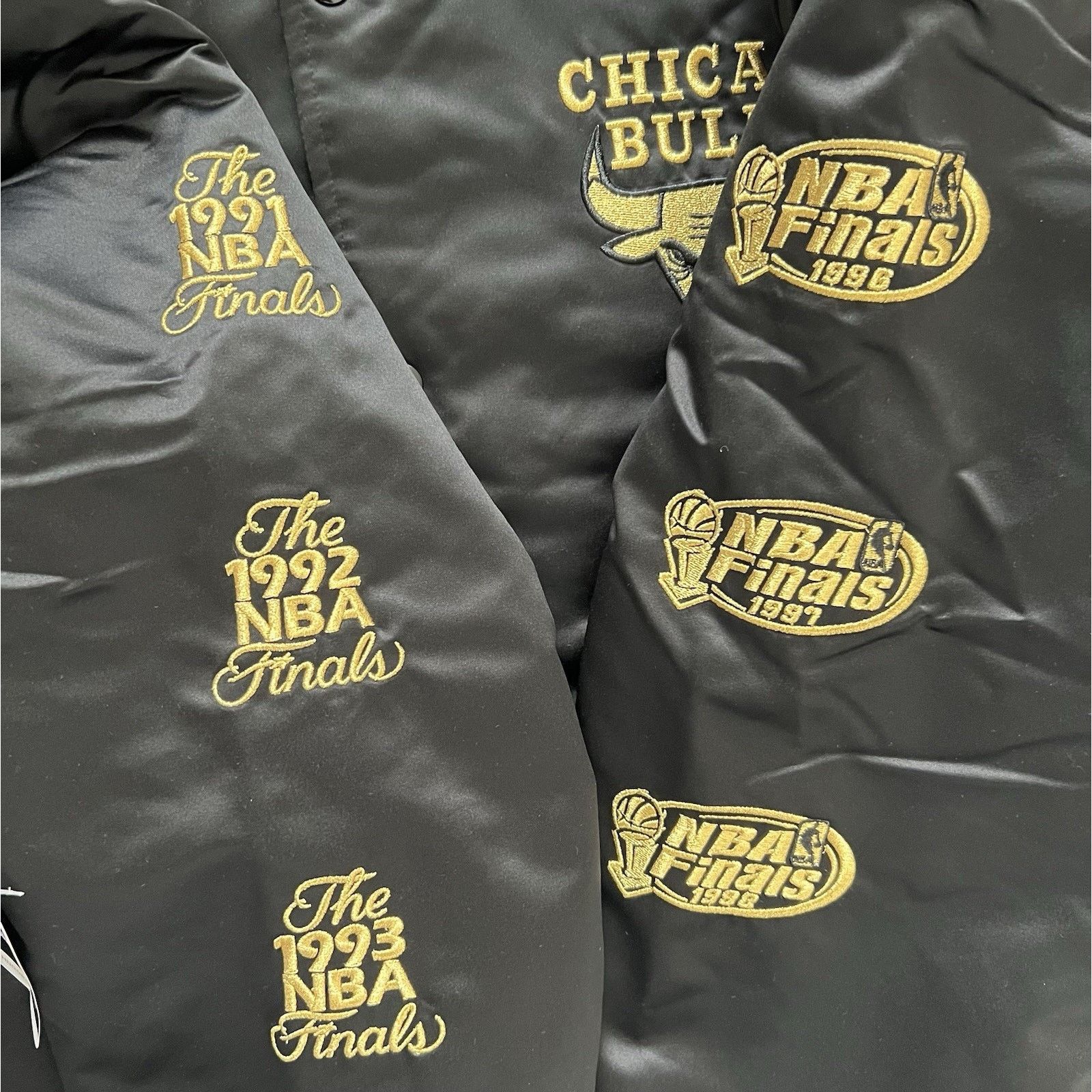Mitchell & Ness Mitchell Ness Authentic Chicago Bulls MVP Champions Jacket Size US XXL / EU 58 / 5 - 13 Thumbnail