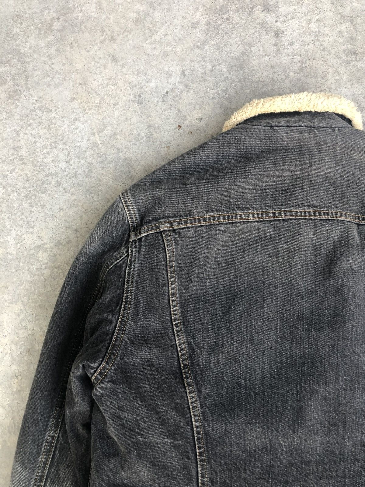 Levi's Y2k Levis Sherpa Lined Denim Jacket Distressed Size US L / EU 52-54 / 3 - 14 Thumbnail