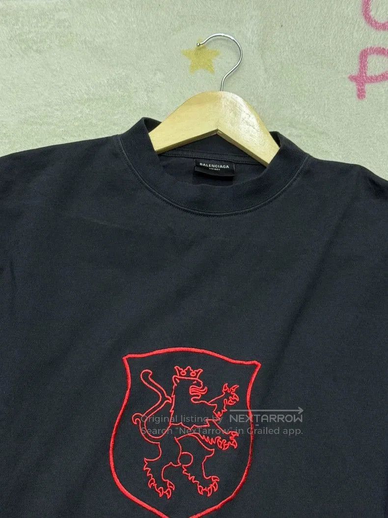 Balenciaga Balenciaga Lion Club Logo SS25 T-shirt. Size US L / EU 52-54 / 3 - 3 Thumbnail