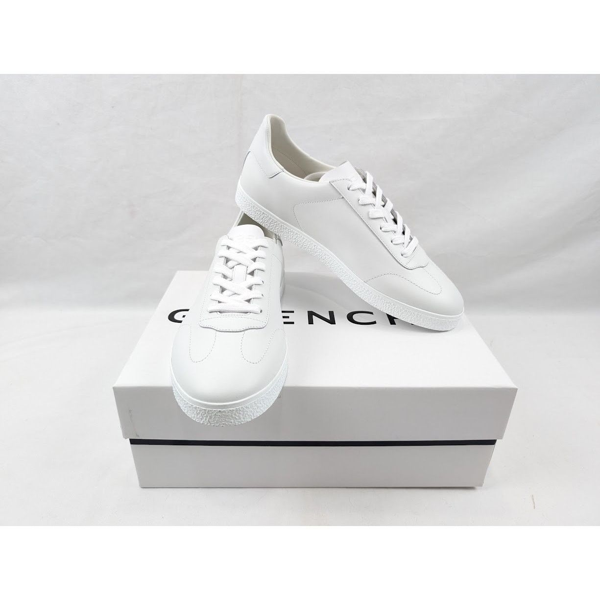 Givenchy o1rshd1 Low-Top Sneakers in White Size US 10 / EU 43 - 20 Thumbnail