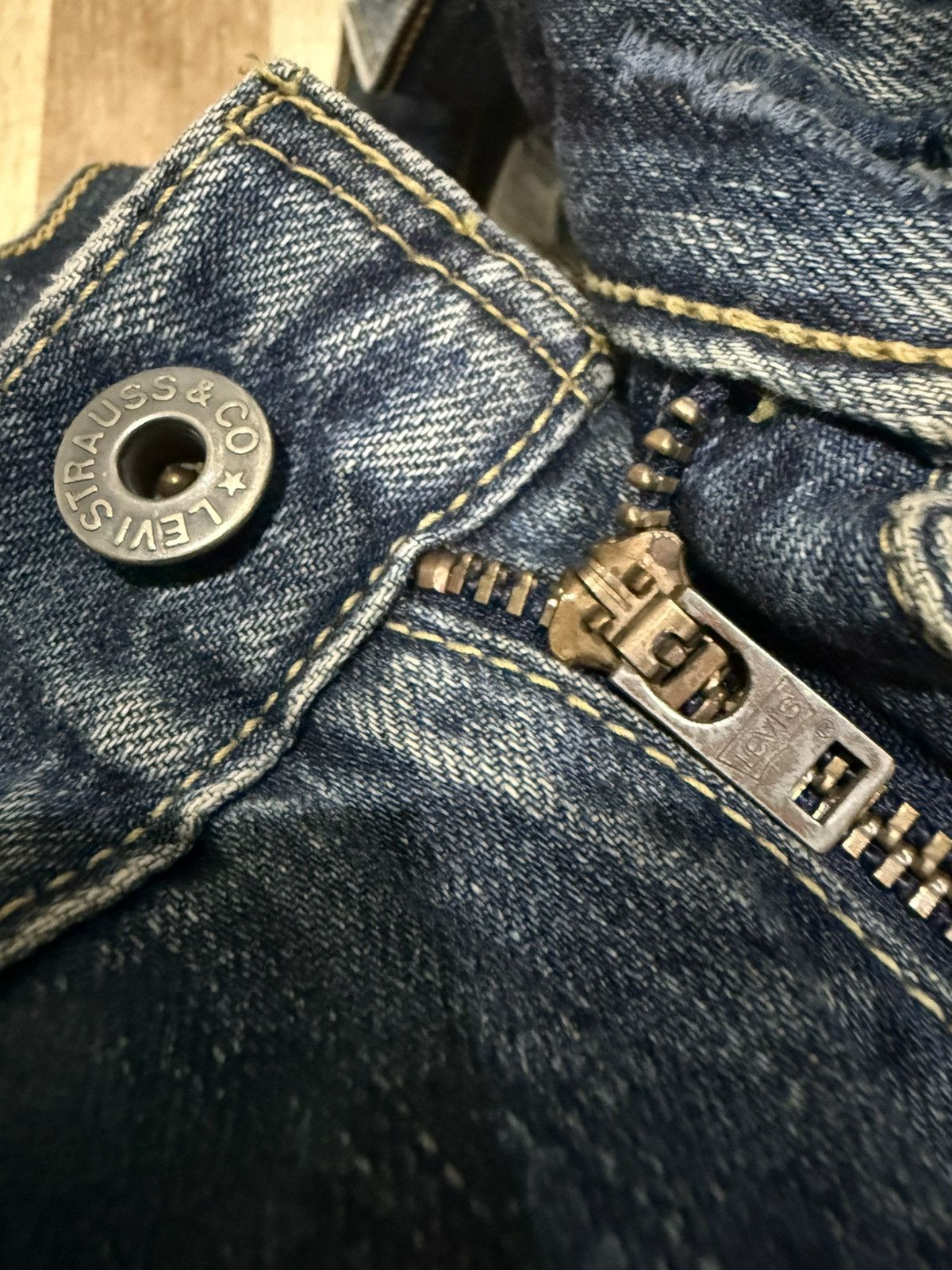 Levi's LEVI’S 503 KURT COBAIN GRUNGE DISTRESSED JEANS Size US 33 - 11 Thumbnail
