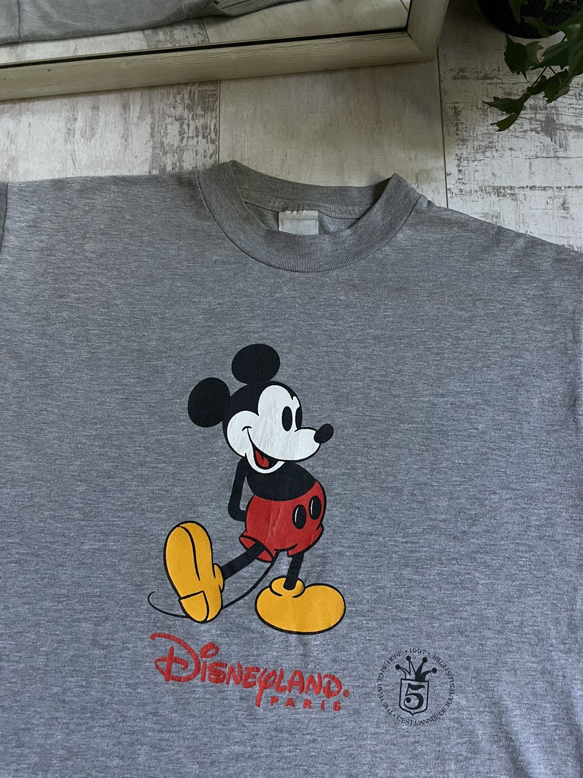 Disney Vintage Disneyland 1997 Mickey Mouse T-Shirt Grey RARE Size US S / EU 44-46 / 1 - 2 Thumbnail