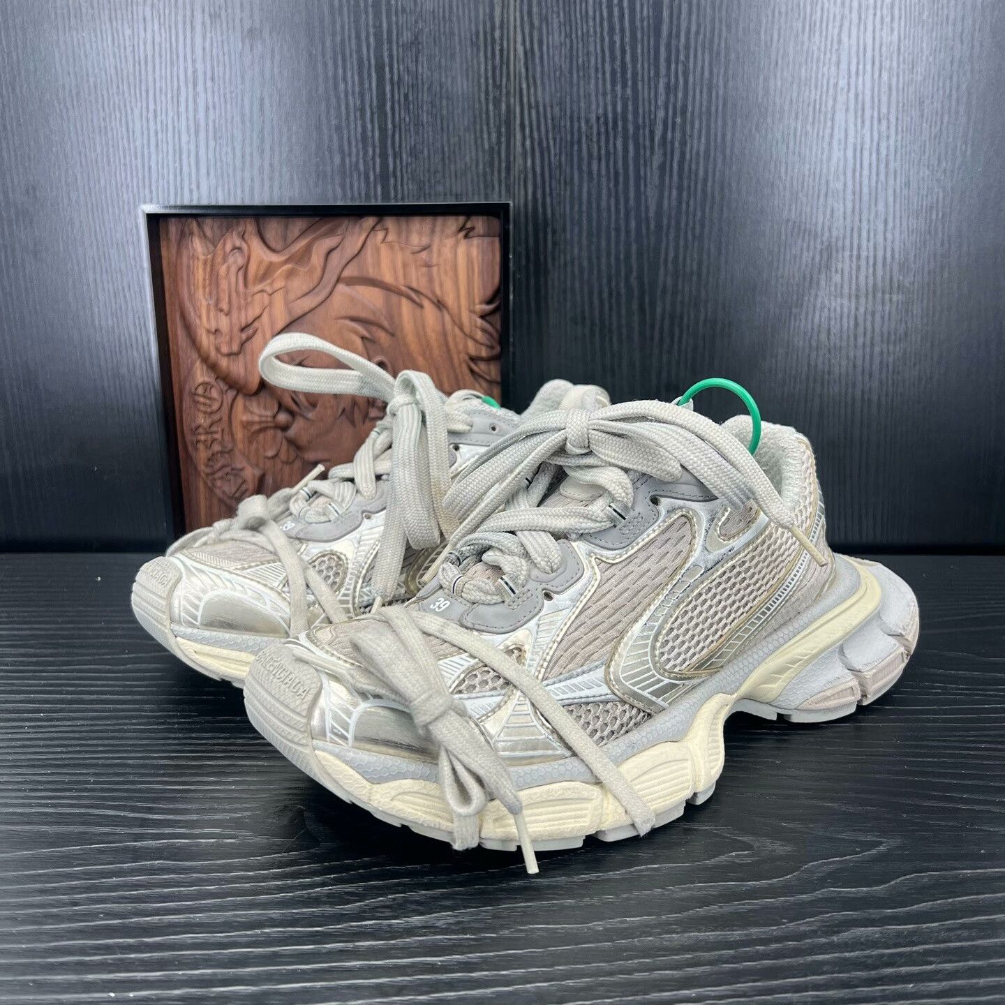 Balenciaga Balenciaga Beige Lowtop Sneakers XXXL Men Size US 10 / EU 43 - 1 Thumbnail