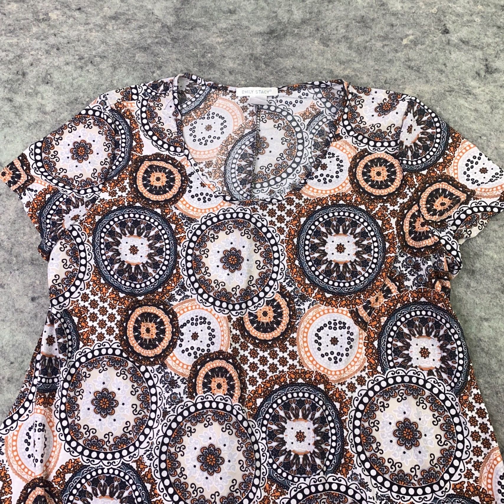 Vintage Emily Stacy Womens Shirt Blouse 1X Pink Geometric Short Sleeve Round Neck Pullover Casual Business Party/Cocktail Travel Size XL / US 12-14 / IT 48-50 - 2 Thumbnail