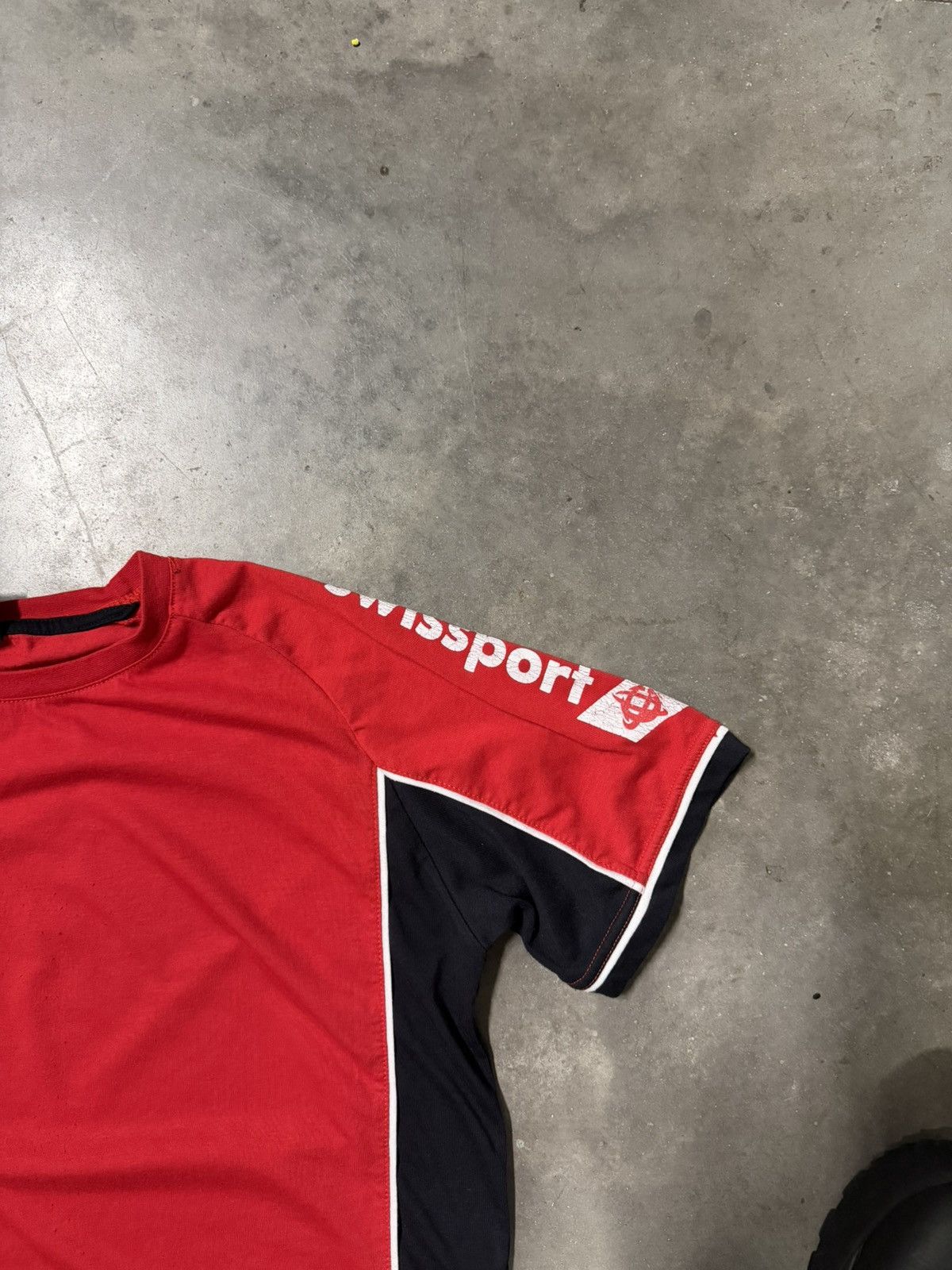 Swissgear Swissport streetwear red shirt Size US L / EU 52-54 / 3 - 5 Thumbnail