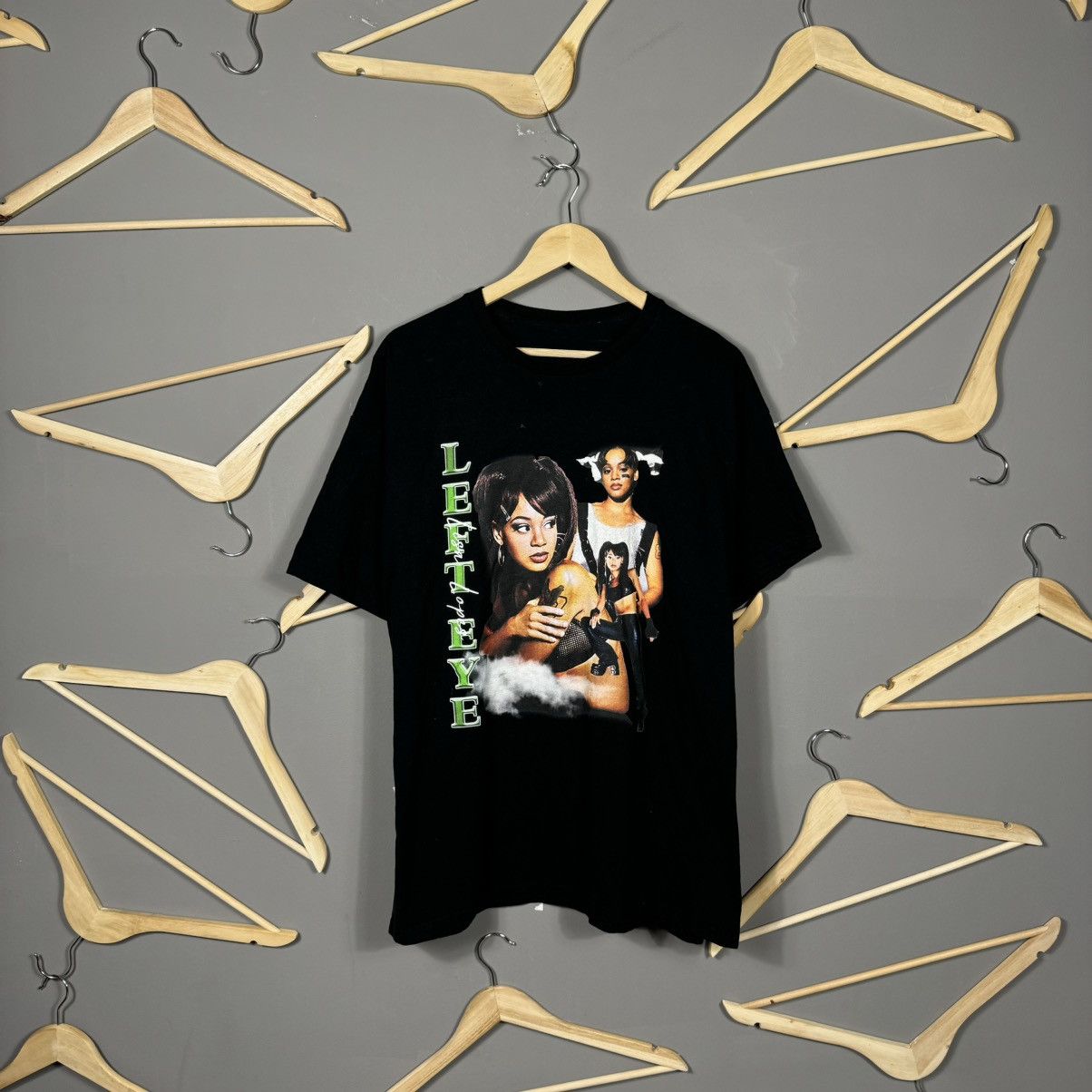 Band Tees Vintage Left Eye Lisa Lopez TLC T-shirt Size US XL / EU 56 / 4 - 1 Thumbnail