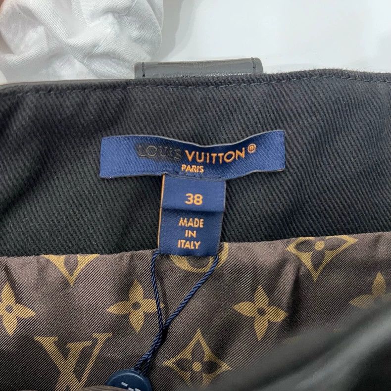 Louis Vuitton Louis Vuitton Full print dark print leather skirt Size 37" - 5 Thumbnail