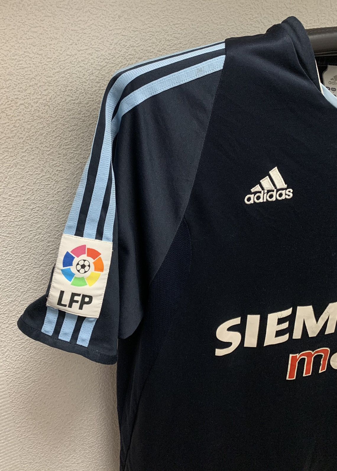 Adidas Adidas Real Madrid vintage soccer jersey M 2003 Siemens Mobi Size US M / EU 48-50 / 2 - 5 Thumbnail
