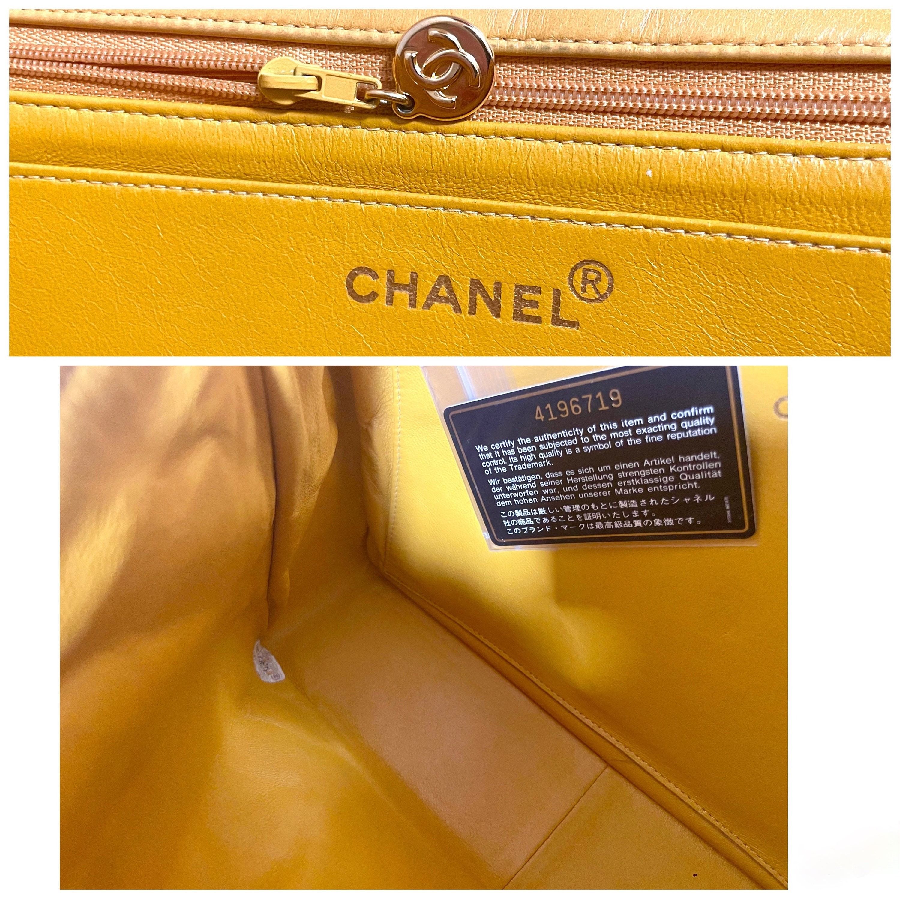 Chanel Vintage Chanel 2.55 bag, large size shoulder bag in yellow Size ONE SIZE - 9 Thumbnail