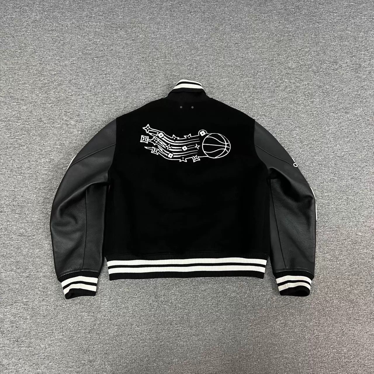 Louis Vuitton LV x NBA Leather Sleeve Baseball Jacket 99 New 46 Size US S / EU 44-46 / 1 - 2 Thumbnail
