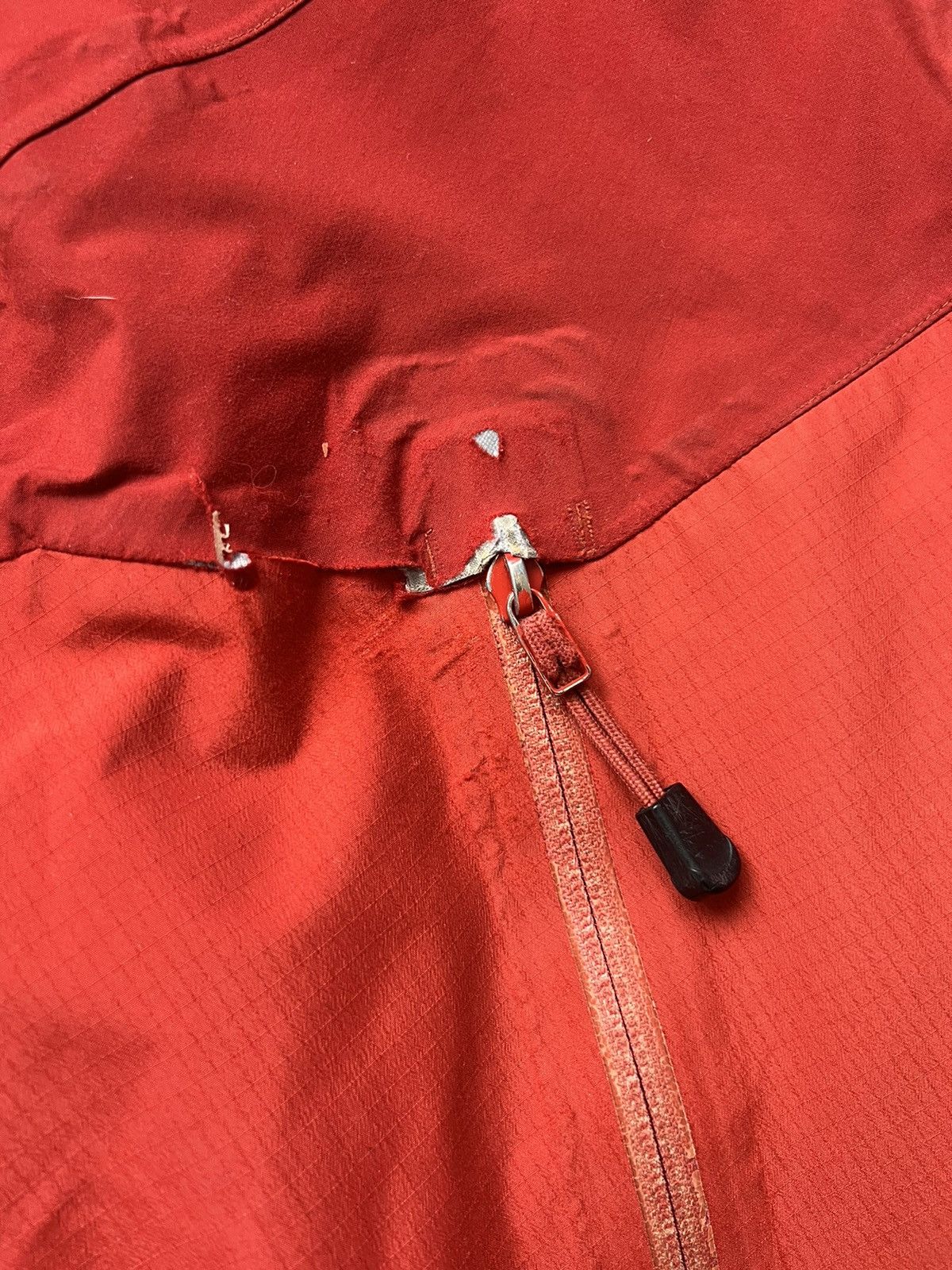 Arc'teryx 🔥Vintage 2004 Arcteryx Theta SV Sangria Red Gore-Tex Jacket Size US XL / EU 56 / 4 - 21 Thumbnail