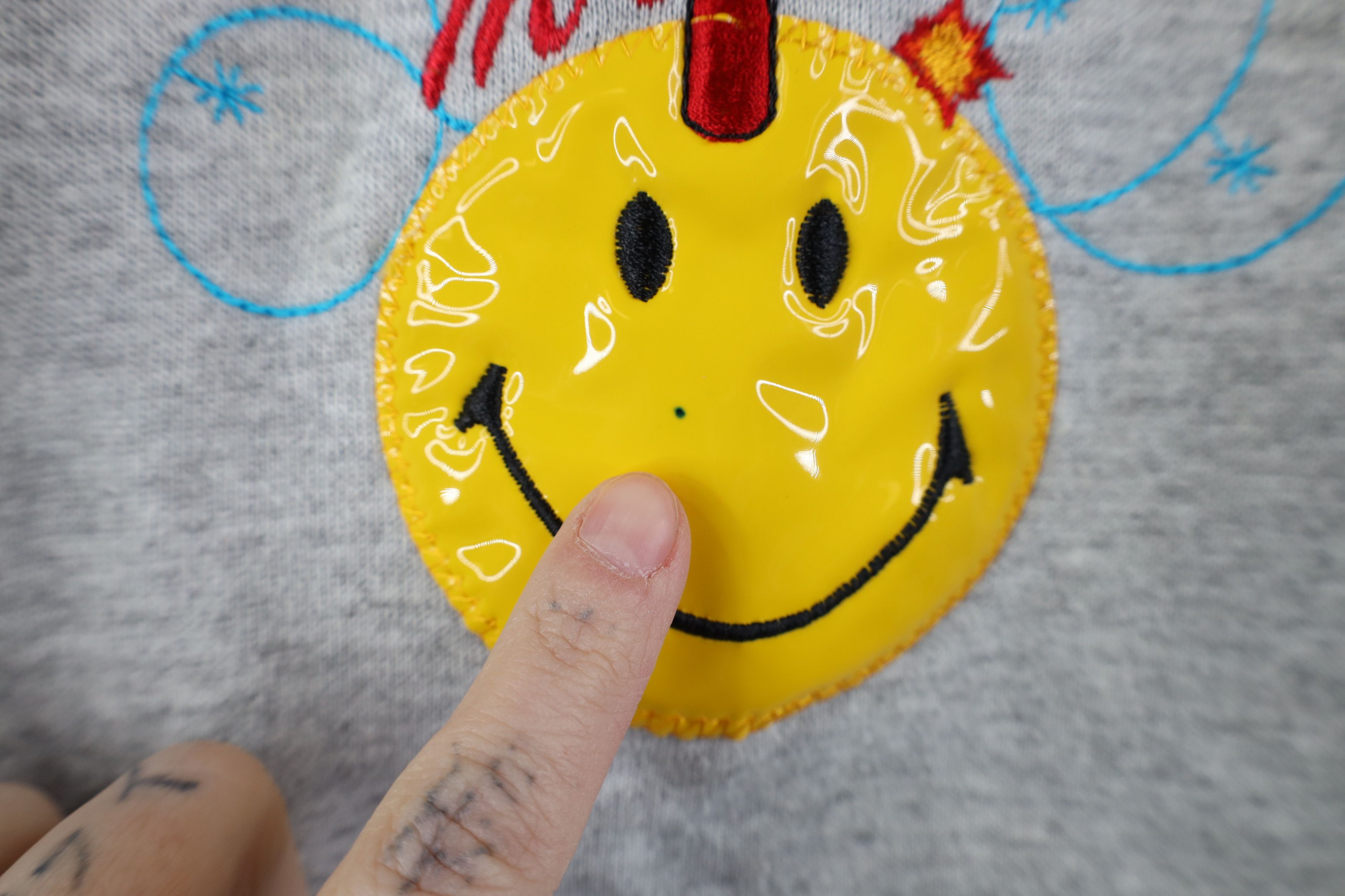 Vintage Vintage Y2K Happy Millennium Smiley Face Crewneck Sweatshirt Size XL / US 12-14 / IT 48-50 - 5 Thumbnail