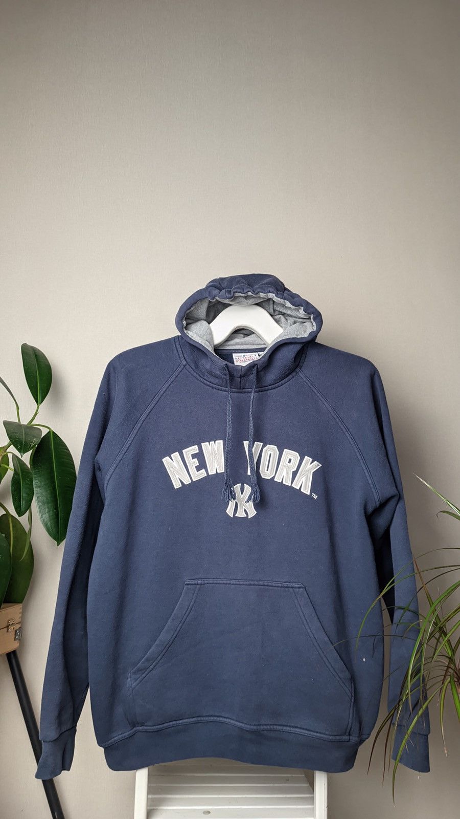 New York Yankees New York Yankees Y2K vintage Big Logo faded hoodie Size US M / EU 48-50 / 2 - 2 Thumbnail