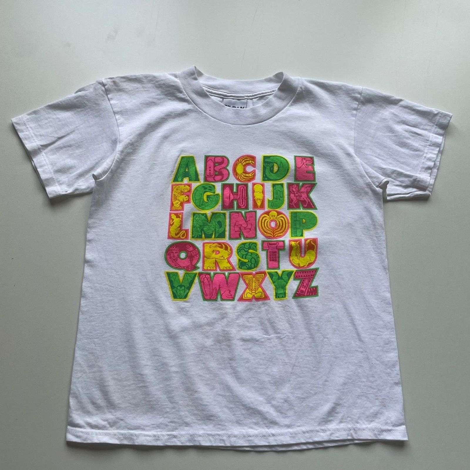 Vintage Vintage 90s Alphabet Letter Art Graphic T Shirt XS White Size US XS / EU 42 / 0 - 1 Thumbnail