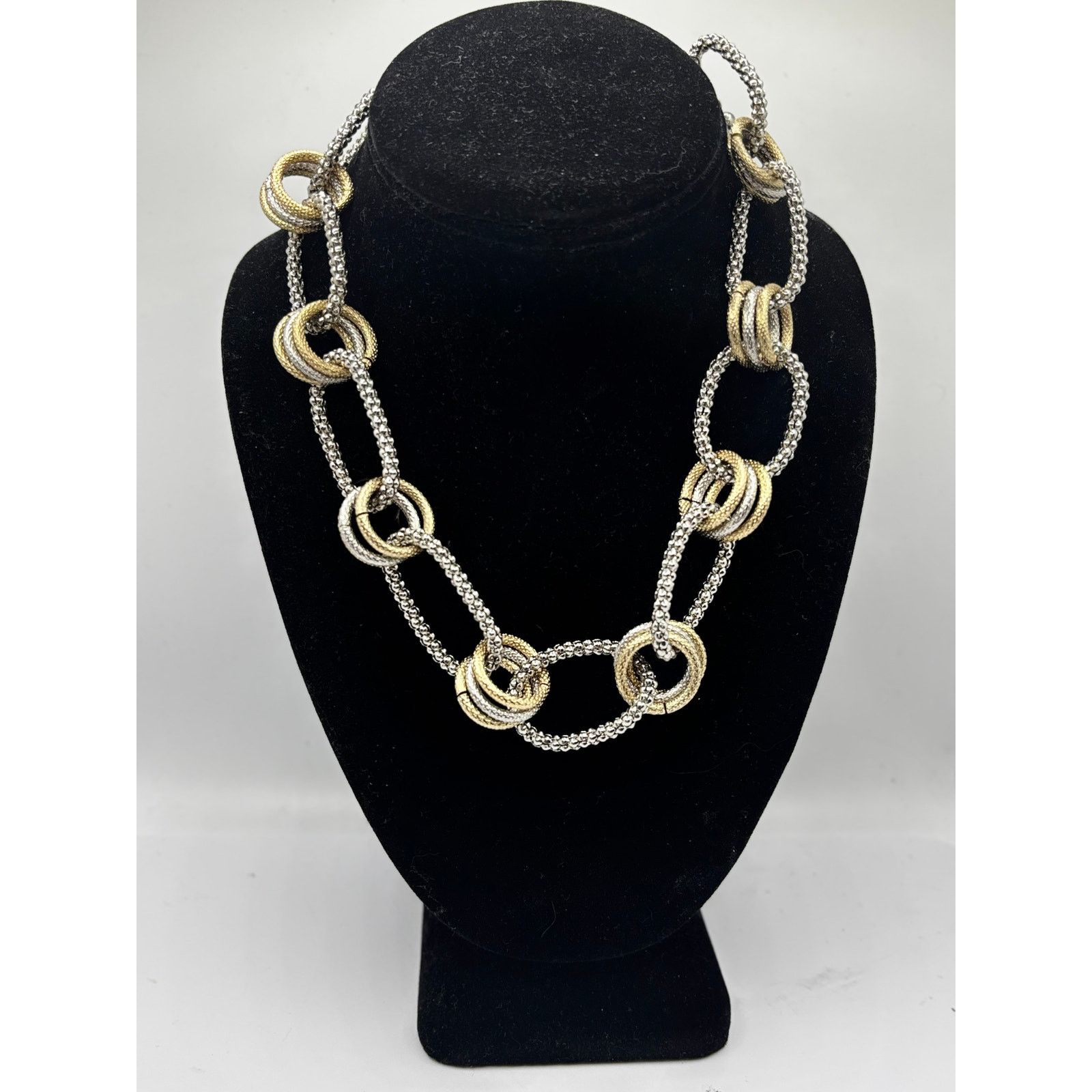 Express EXPRESS Women's Two-Tone Circle Chain Necklace Size ONE SIZE - 2 Thumbnail