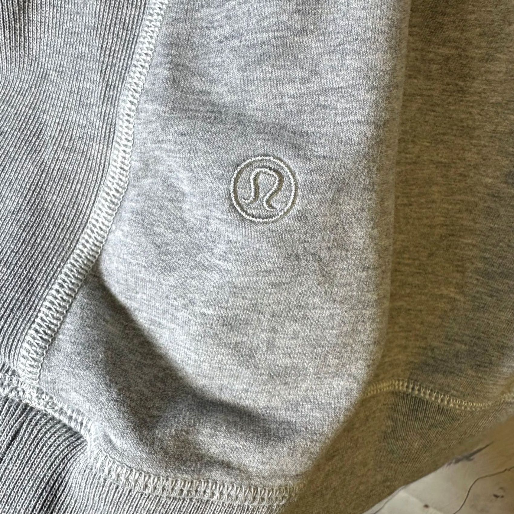 Lululemon Lululemon Mens Crewneck Sweatshirt Heathered Grey Contrast Stitch Pullover Shirt Mens M Gray/Heathered Size US M / EU 48-50 / 2 - 5 Thumbnail