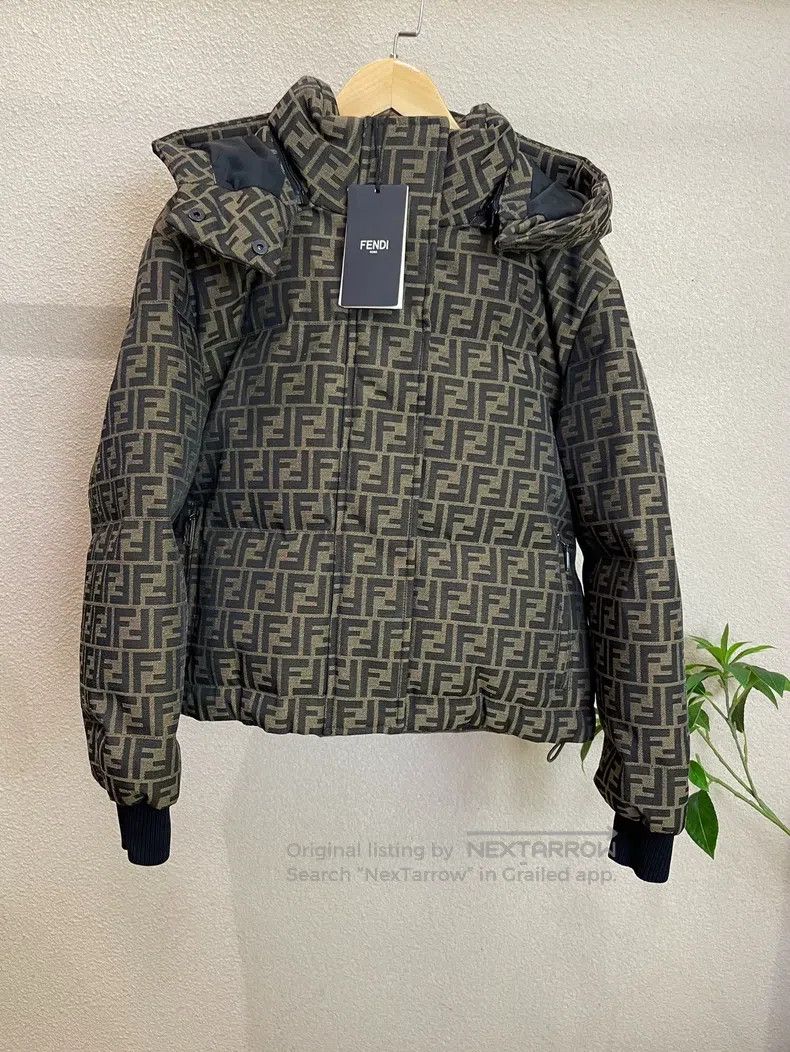 Fendi Fendi Classic Old Flower Logo Full-Print Hooded Down Jacke Size XS / US 0-2 / IT 36-38 - 1 Thumbnail