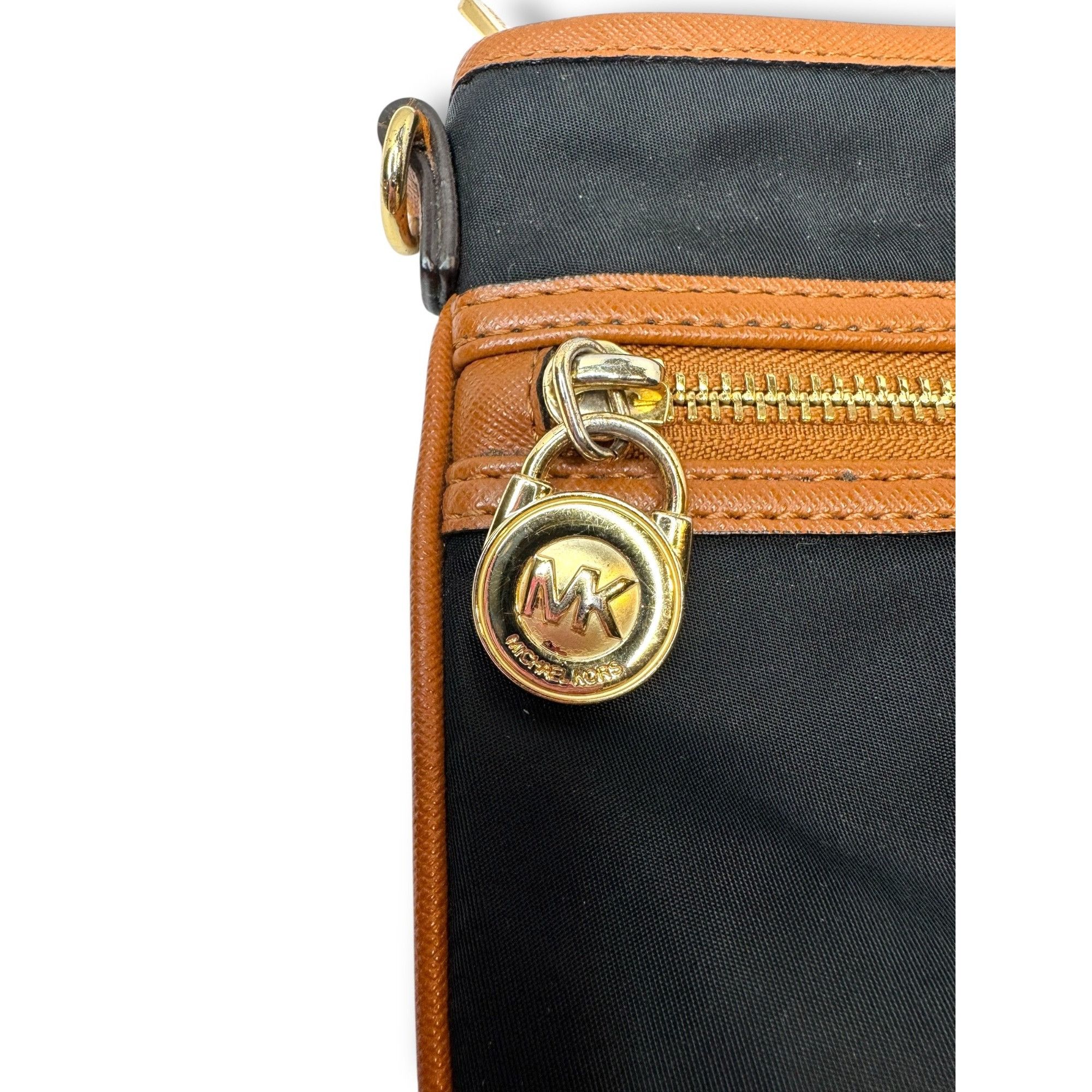 Michael Kors Michael Kors Kempton Black Nylon Wristlet Gold Tone Hardware Size ONE SIZE - 2 Thumbnail