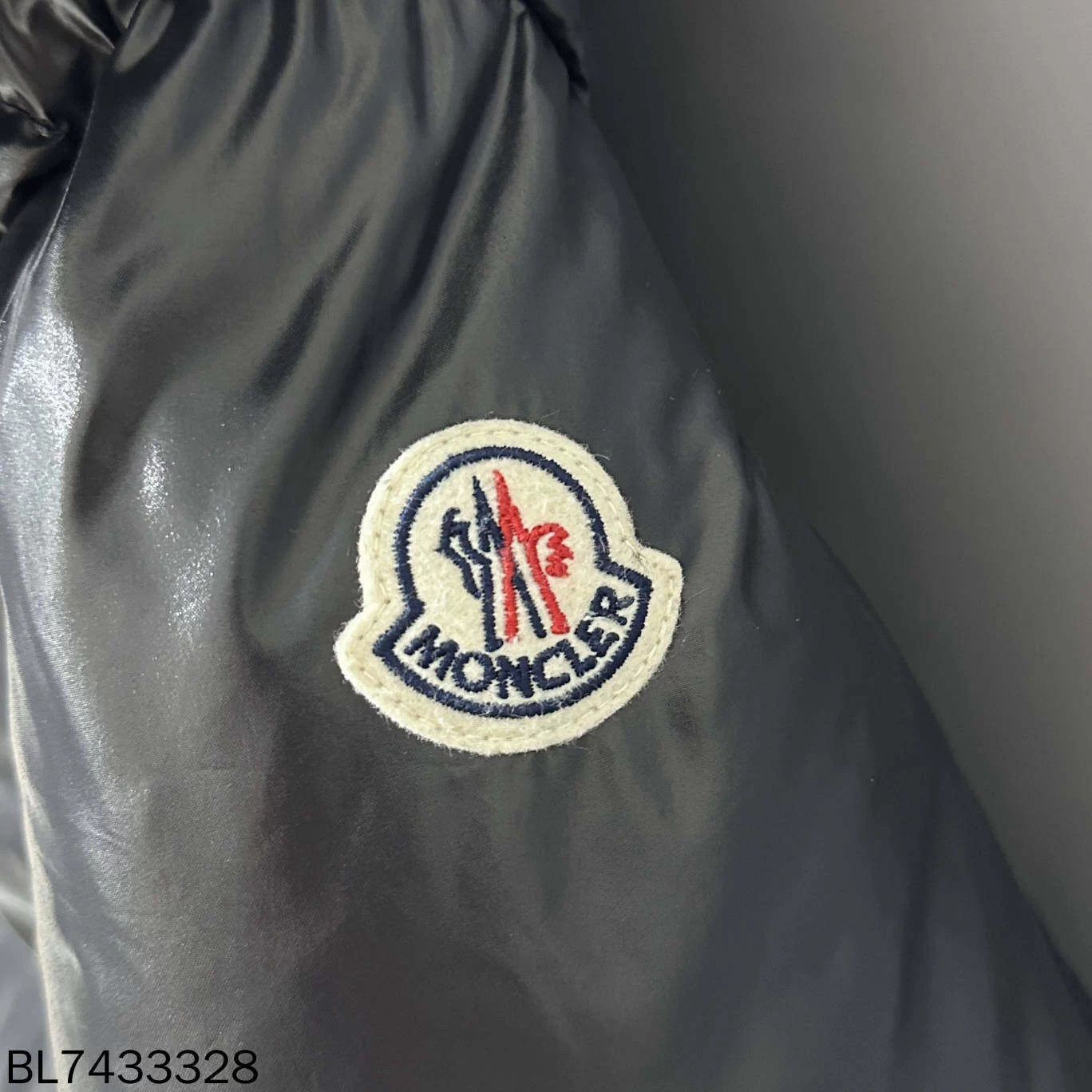 Moncler Moncler Parana down jacket women's black gold 0 Size XXS / US 00 / IT 34 - 6 Thumbnail