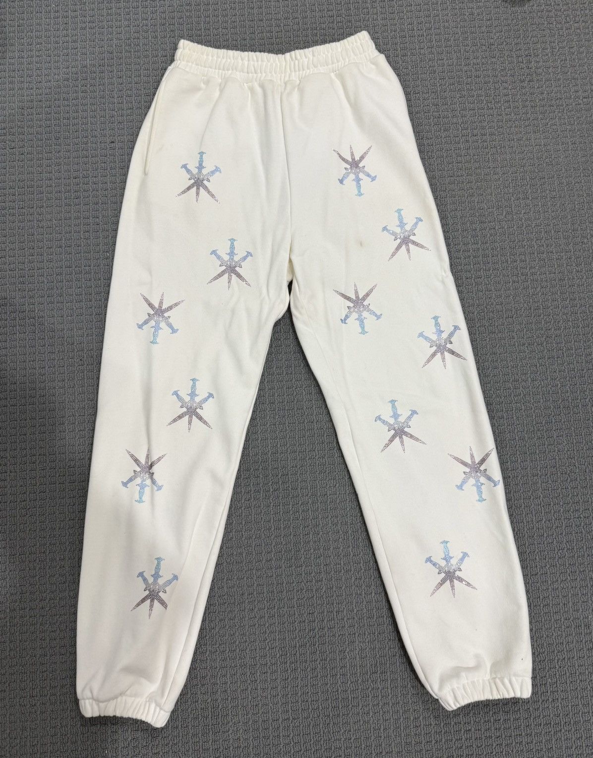 Unknown London Unknown London white gradient rhinestone tracksuit Size US M / EU 48-50 / 2 - 3 Thumbnail