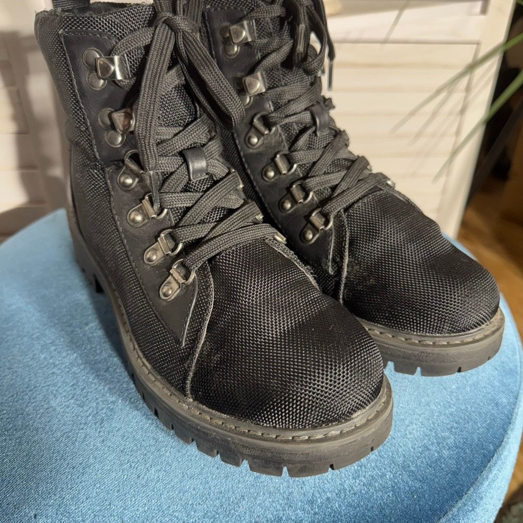 Vintage White Mountain black women’s lace up combat boots sz 7.5 Size US 7.5 / IT 37.5 - 11 Thumbnail