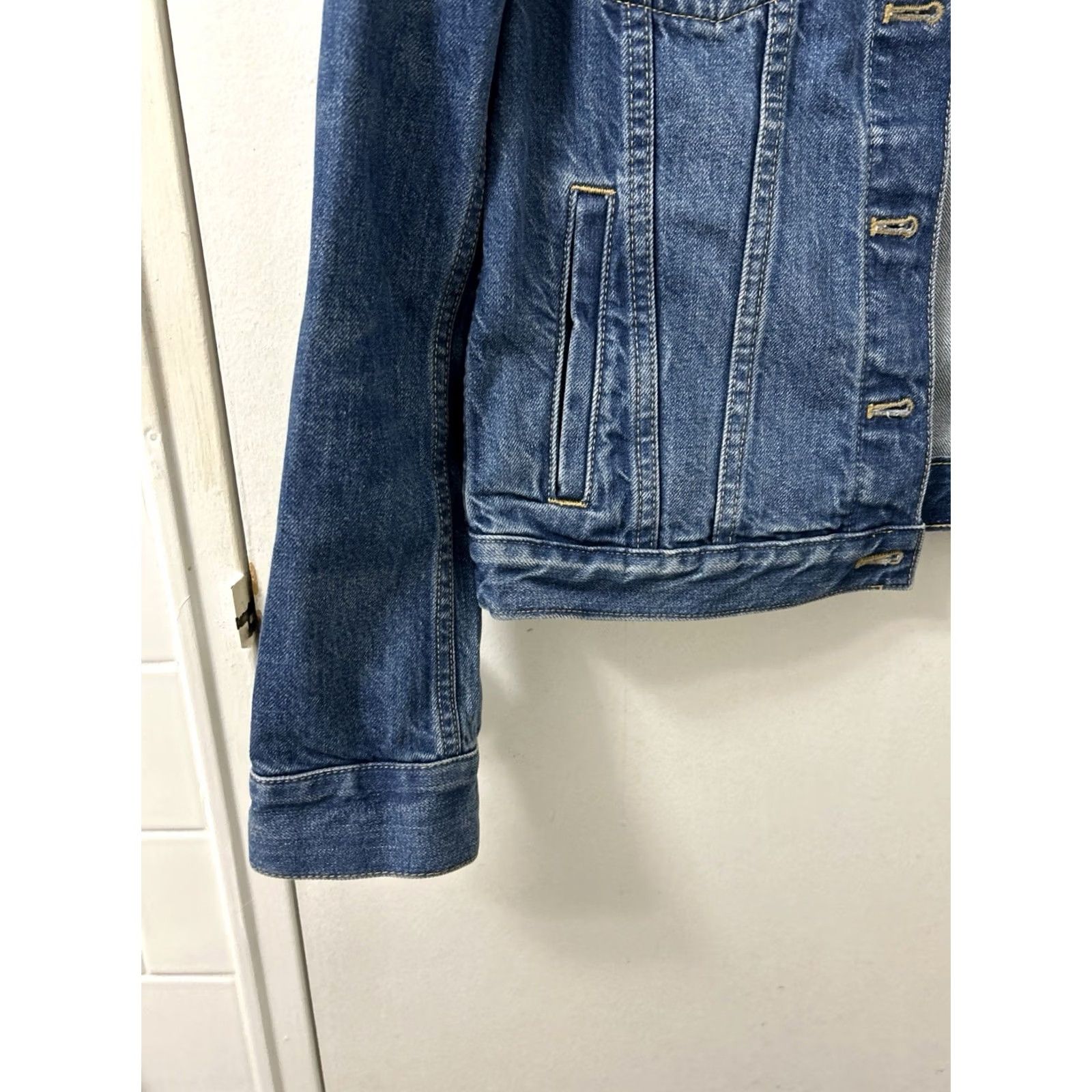 Banana Republic Banana Republic Essential Denim Jacket Petite XS Medium Wash 674654-02 Size XS / US 0-2 / IT 36-38 - 4 Thumbnail
