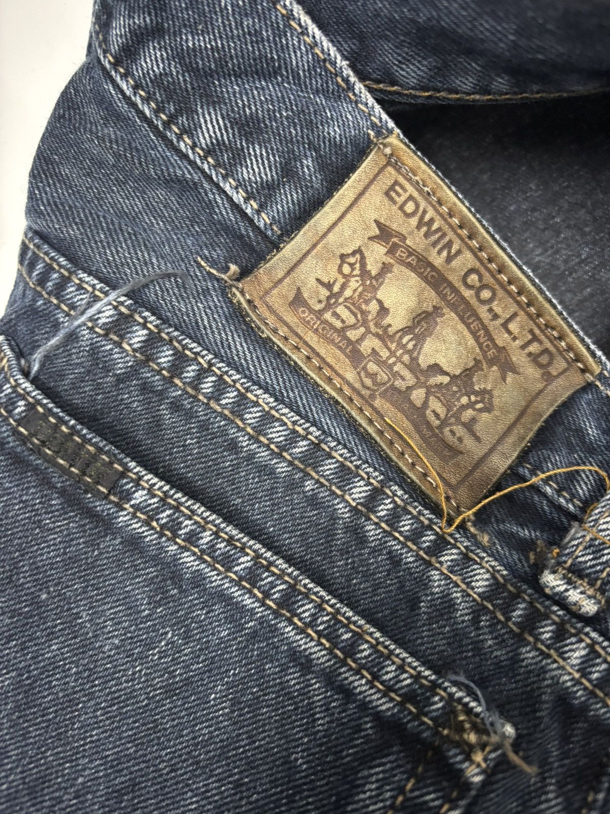 14th Addiction × Edwin × If Six Was Nine VINTAGE EDWIN INDIGO DYE LOOSE FIT DISTRESSED DENIM JEANS Size US 30 / EU 46 - 13 Thumbnail