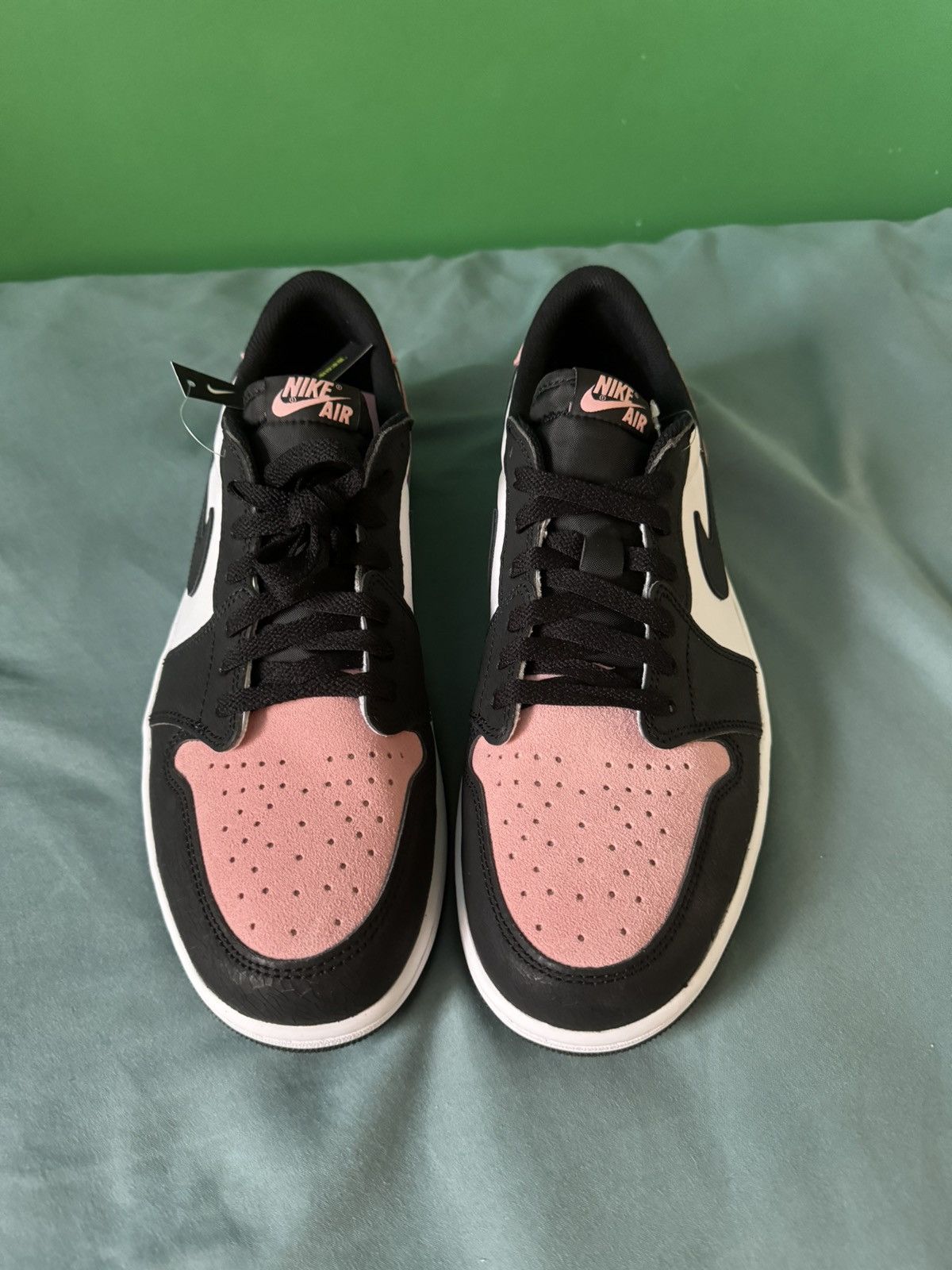 Jordan Brand Nike Air Jordan 1 Low Bleached Coral 2022 Size US 12 / EU 45 - 8 Thumbnail