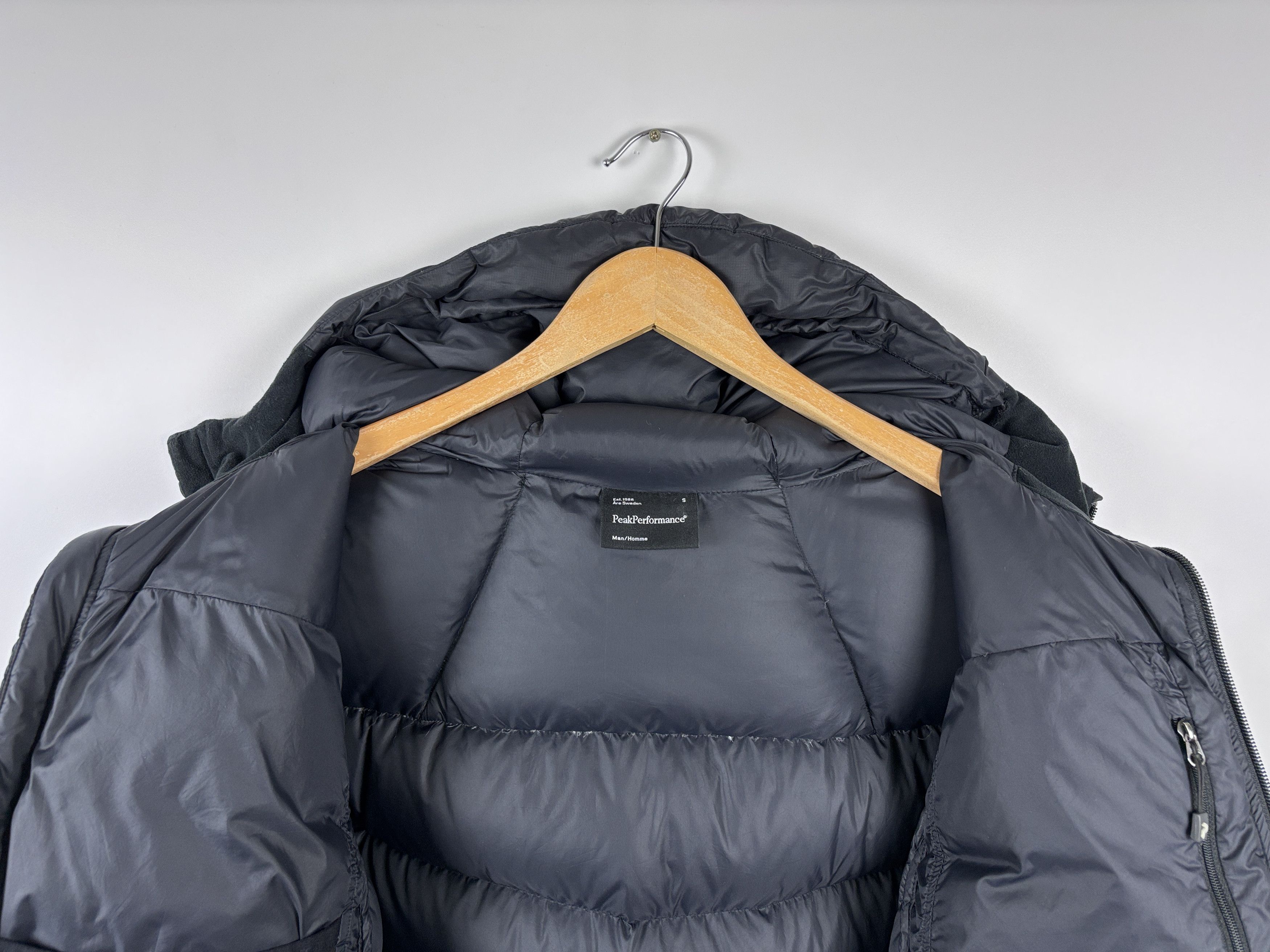Peak Performance Mens Peak Performance Frost Down Puffer Jacket Black Size S Size US S / EU 44-46 / 1 - 10 Thumbnail