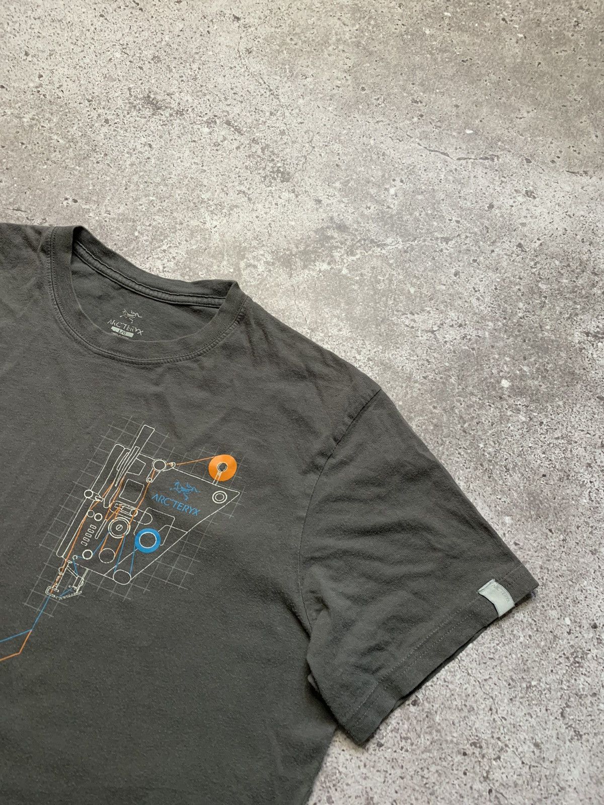 Arc'teryx Arc’teryx Design Graphic Logo Tee Shirt Size US L / EU 52-54 / 3 - 2 Thumbnail