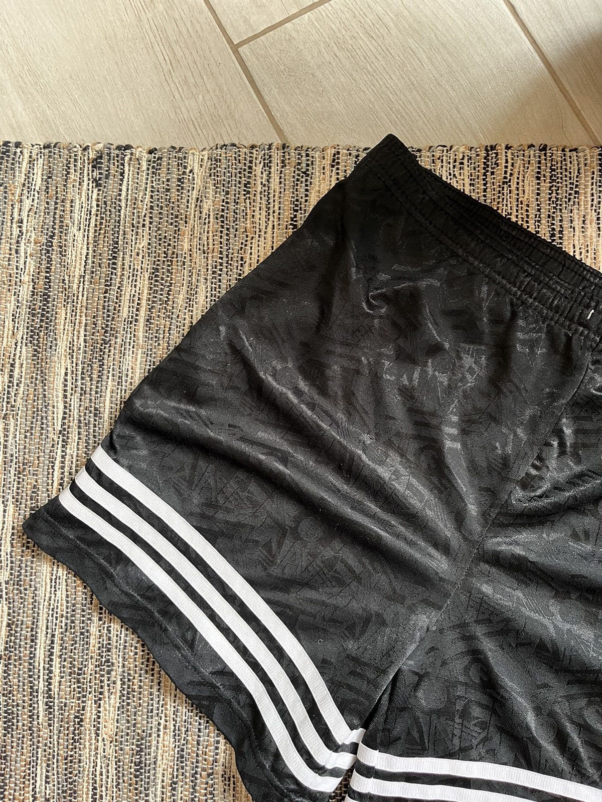 Adidas × Vintage Vintage Adidas Shorts sportswear activewear 90s 80s Size US 34 / EU 50 - 3 Thumbnail