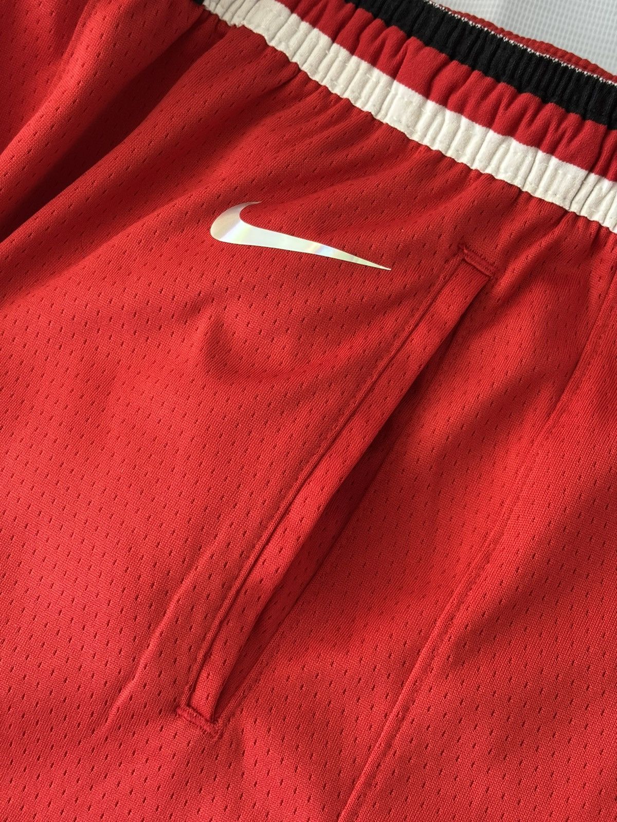 NBA Chicago Bulls Nike NBA shorts - large (more like medium) Size US 32 / EU 48 - 9 Thumbnail