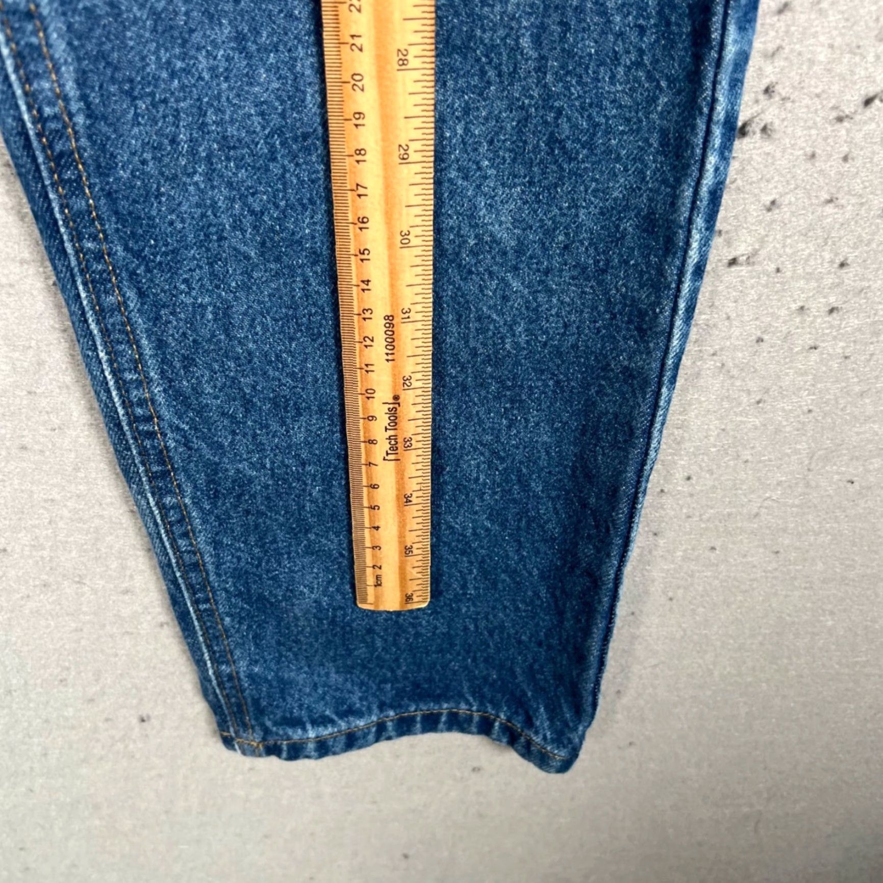 Carhartt VINTAGE Carhartt Mens Jeans 29 x 30 Relaxed Denim Blue 5-Pocket Straight Regular Inseam 30 Mens Jeans Blu Carhartt Denim Jeans Size US 29 - 5 Thumbnail