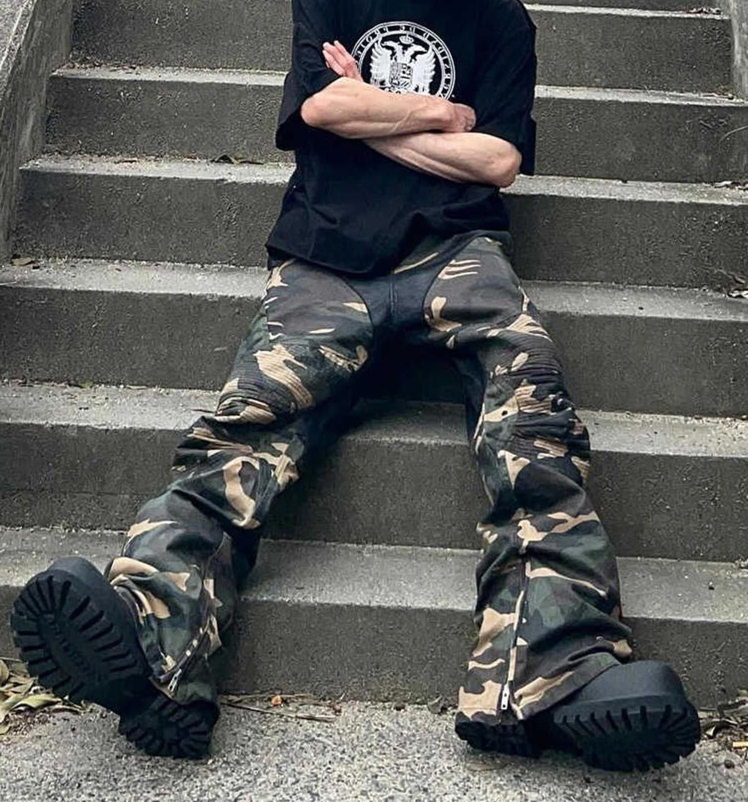 Japanese Brand Camo Print Stacked Flared Pants Size US 32 / EU 48 - 3 Thumbnail