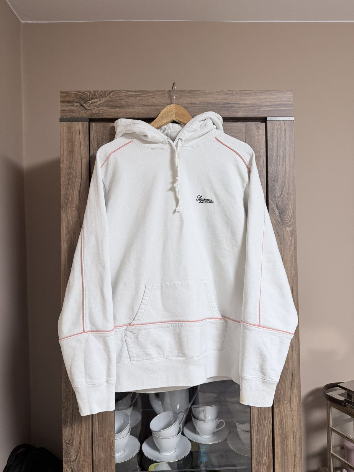 Supreme Supreme Piping Script Logo Hoodie Off White Pink M Size US M / EU 48-50 / 2 - 1 Thumbnail