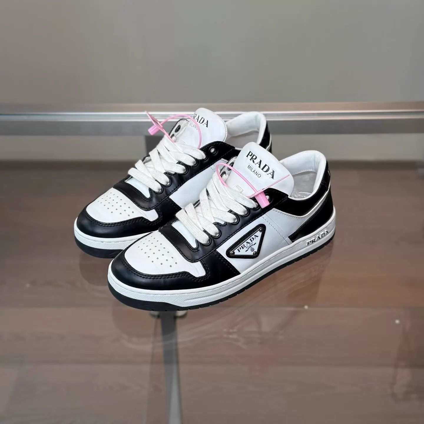 Prada Prada Downtown B&W TriLogo Shoes 35.5 98 DM1979 Size US 5 / IT 35 - 1 Thumbnail