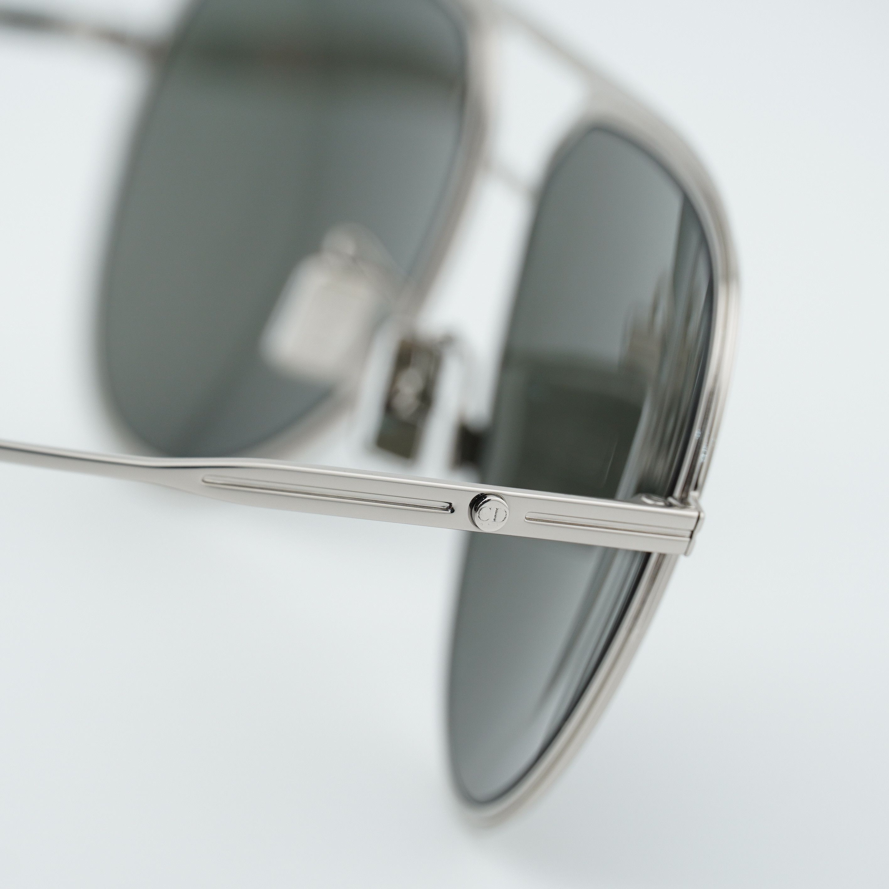 Dior Dior DIORESSENTIAL A2U F0A8 Sunglasses Palladium Aviator Size ONE SIZE - 6 Thumbnail