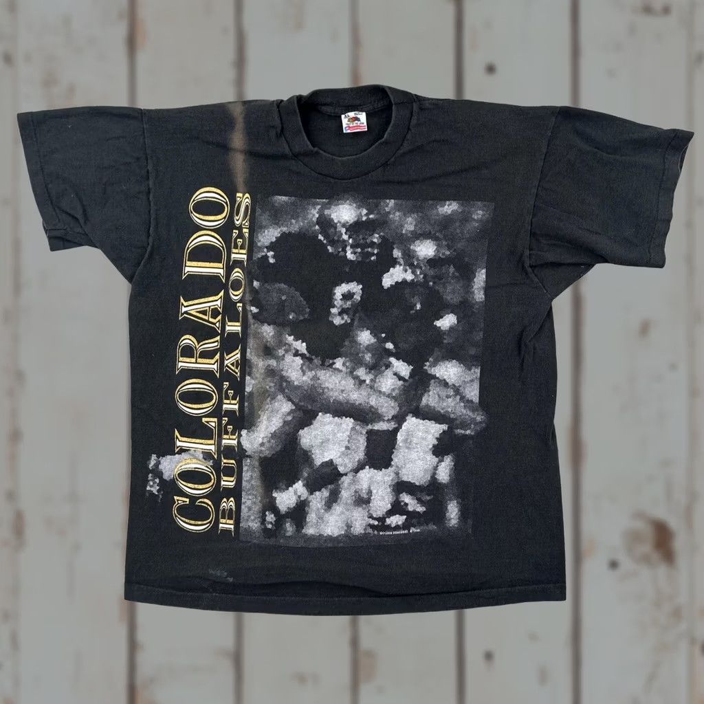 Fruit Of The Loom VINTAGE Fruit of the Loom XL Black SS USA Made T Shirt 1995 CU Buffalos Football Size US XL / EU 56 / 4 - 1 Thumbnail