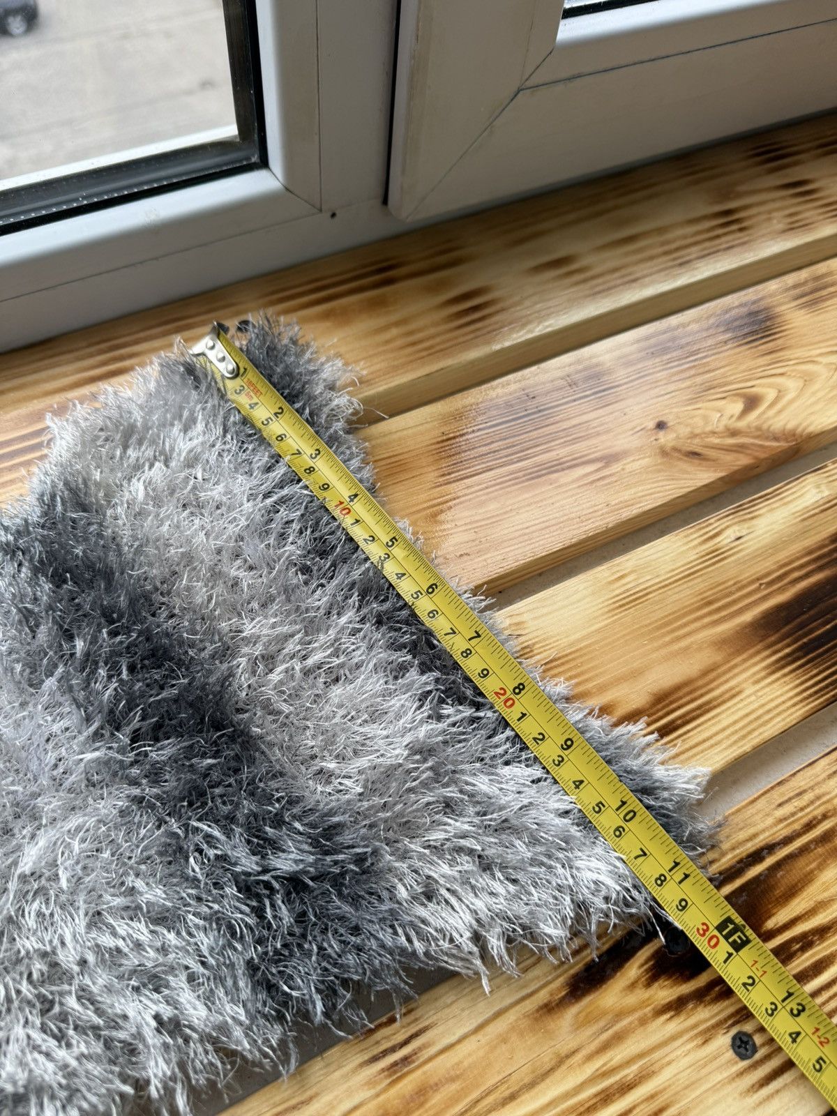 Japanese Brand 00s Archive Japanese Y2K Fuzzy Fur Shaggy Scarf Gray Kawaii Size ONE SIZE - 7 Thumbnail