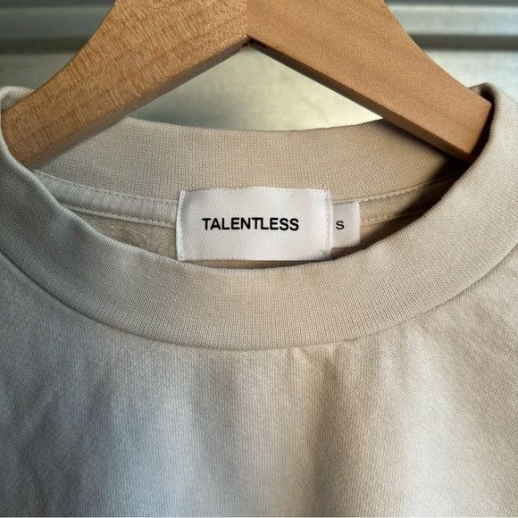 Talentless NEW TALENTLESS WOMENS CROP DART LIGHTWEIGHT CEMENT CREWNECK Size US S / EU 44-46 / 1 - 5 Thumbnail