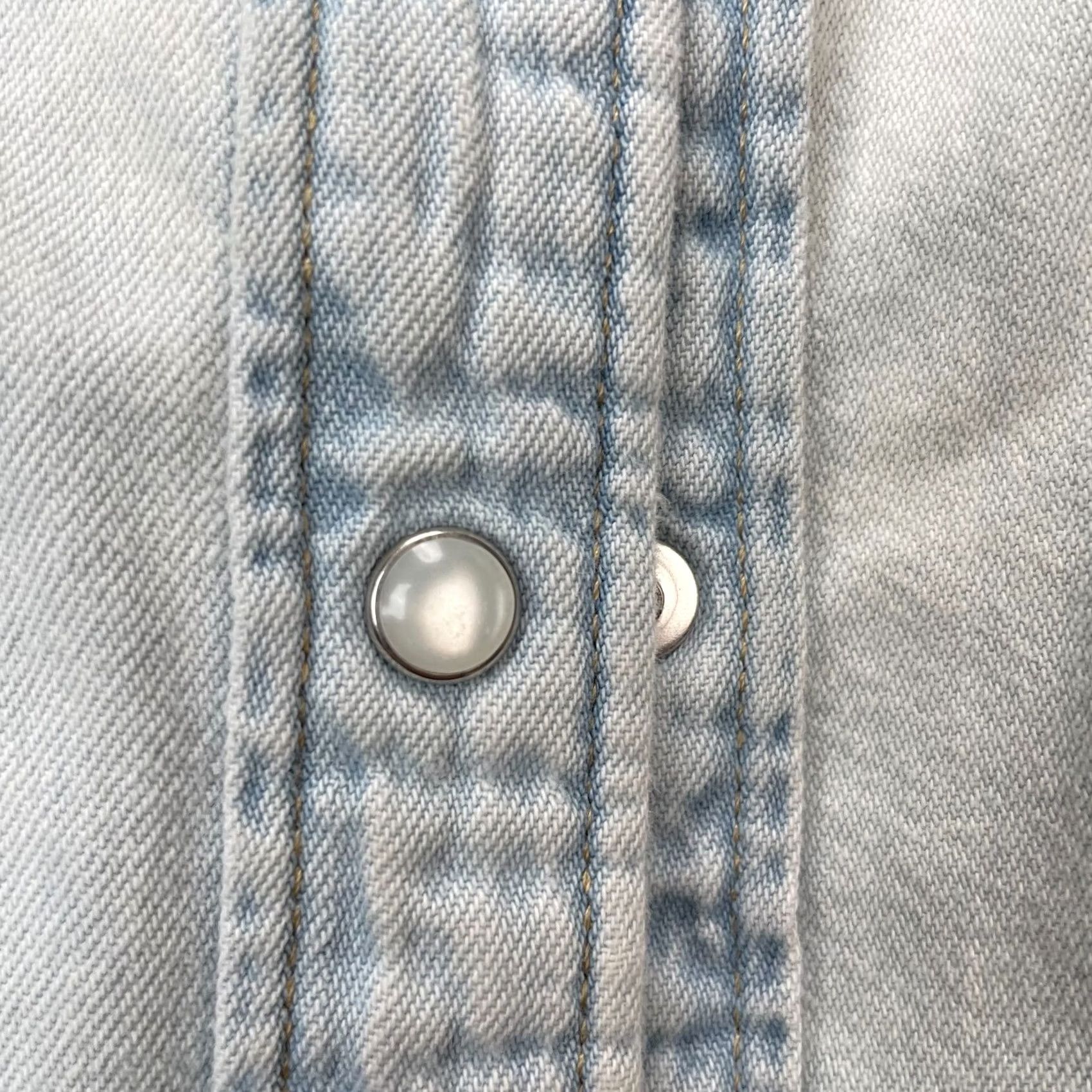 Levi's Levi's Shirt Womens Small Blue Denim Western Pockets Pearl Snap Cowboy Wash Fade Size S / US 4 / IT 40 - 3 Thumbnail