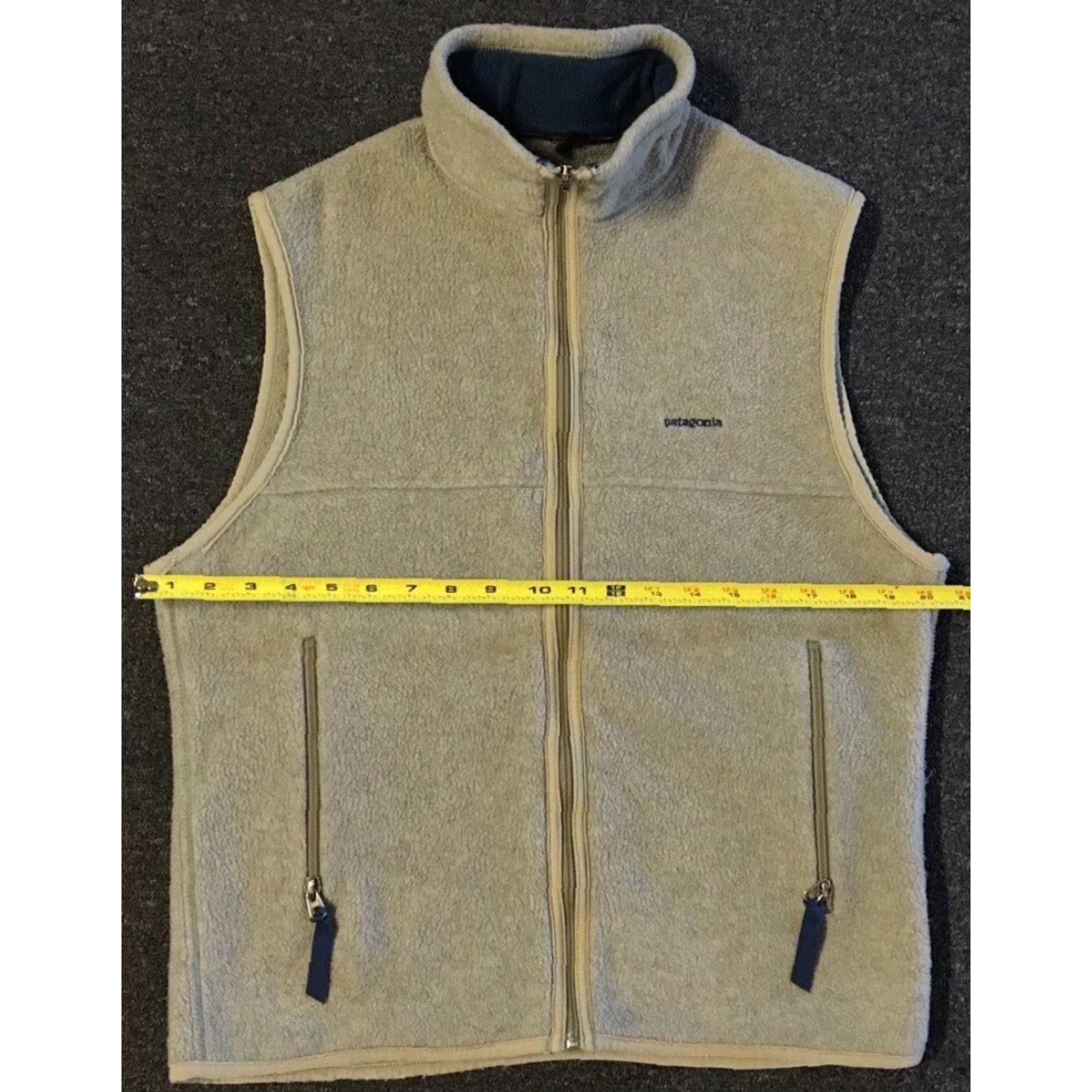 Patagonia VINTAGE Patagonia Synchilla Fleece Vest S USA Oatmeal 2001 Hiking Climbing Ski 90s Mens Vest Size US S / EU 44-46 / 1 - 7 Thumbnail