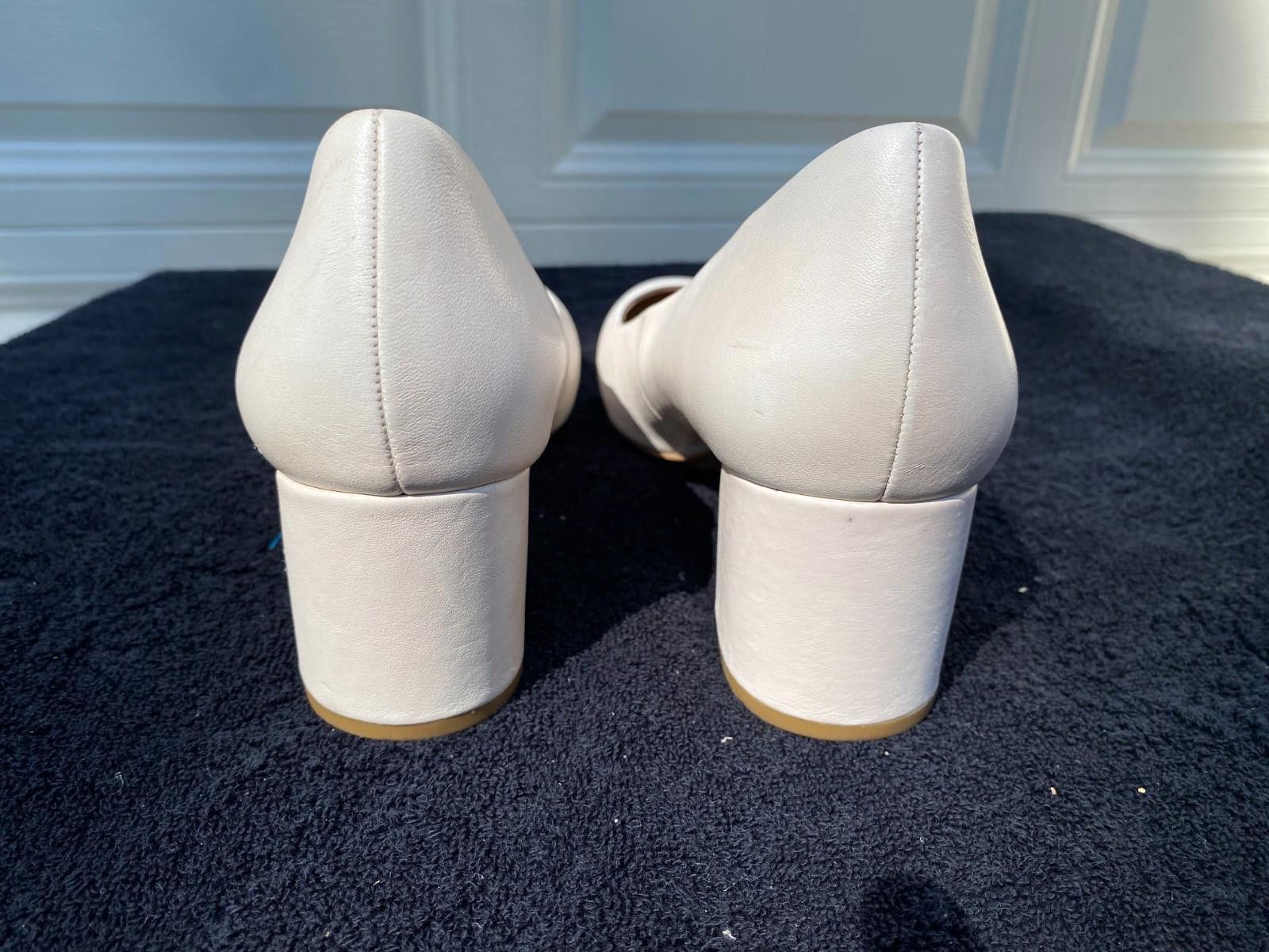 Designer Womens Aerosoles Heels Pumps Sz 8.5M Ivory Leather (S628) Size US 8.5 / IT 38.5 - 2 Thumbnail