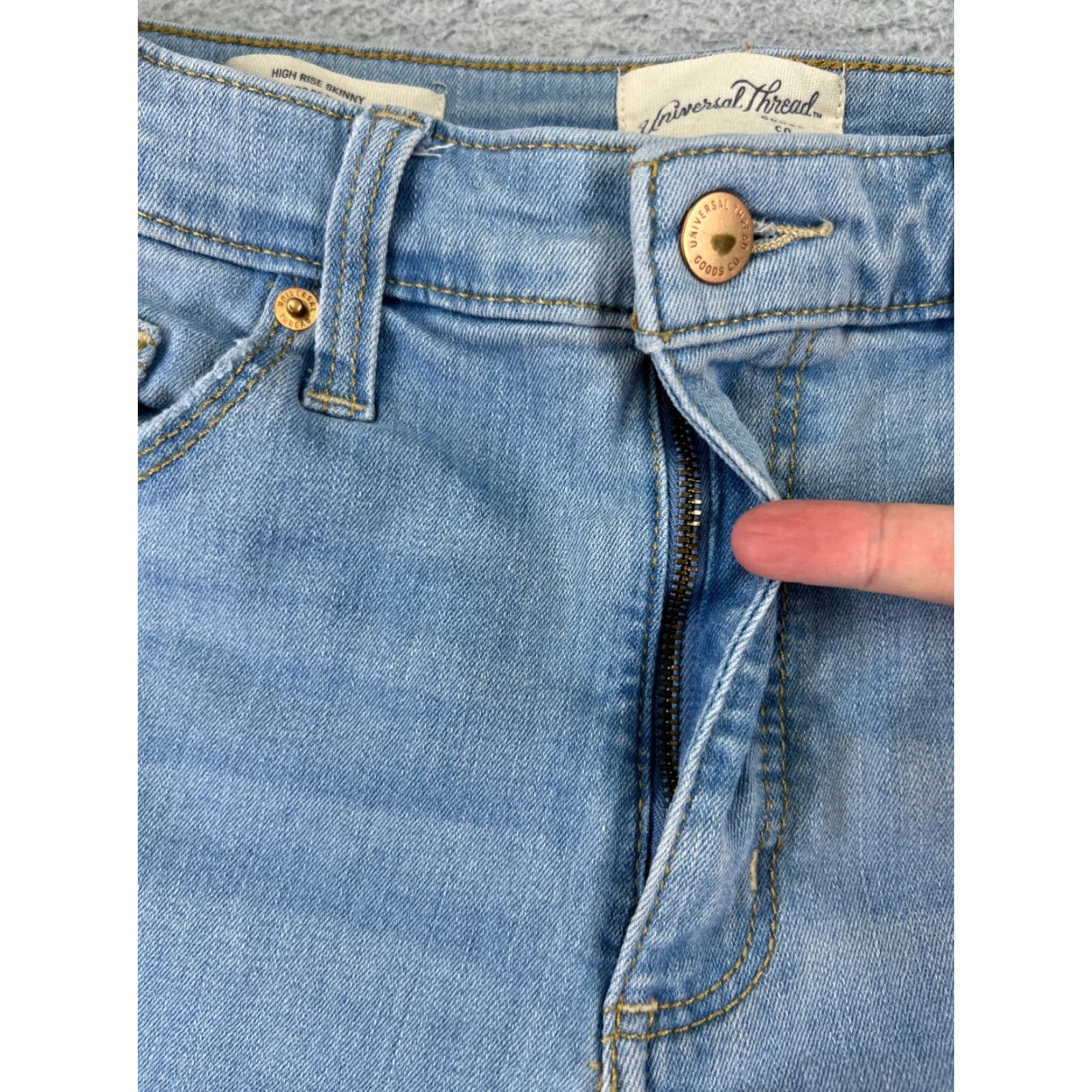 Vintage Universal Thread Shorts Womens 10 Blue Denim Cutoff Light Wash High 28x10 Size 32" / US 10 / IT 46 - 6 Thumbnail